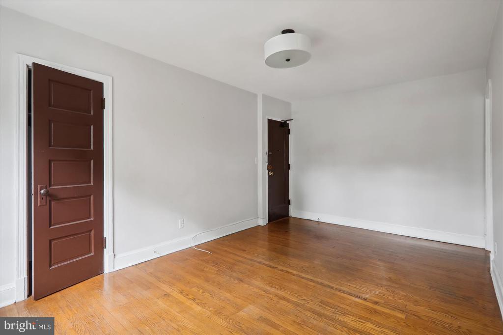 821 East Capitol SE