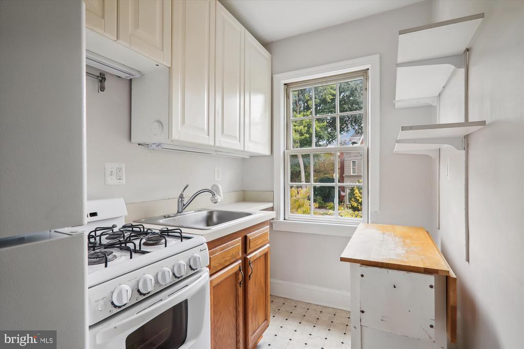 821 East Capitol SE