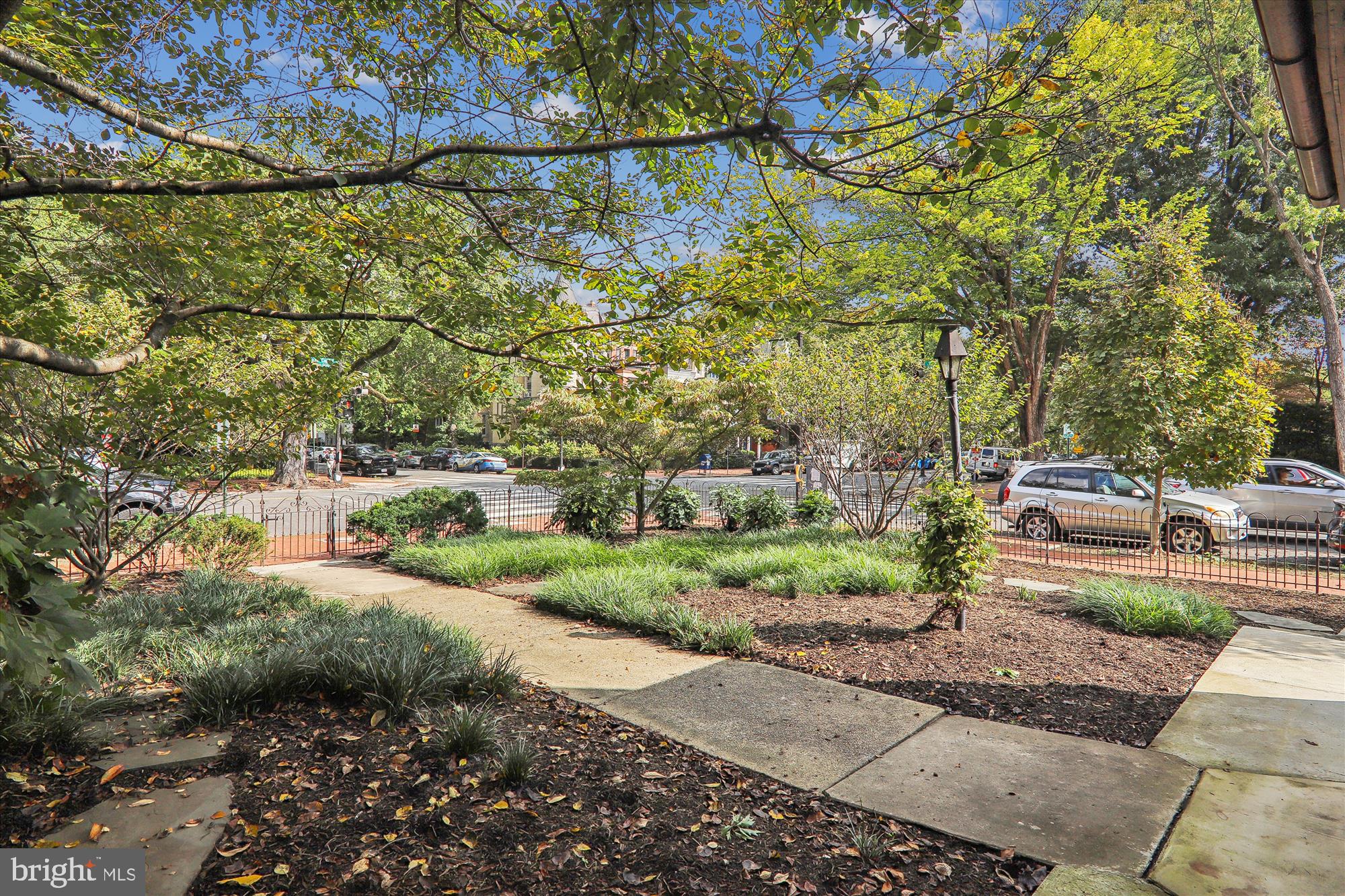 821 East Capitol SE