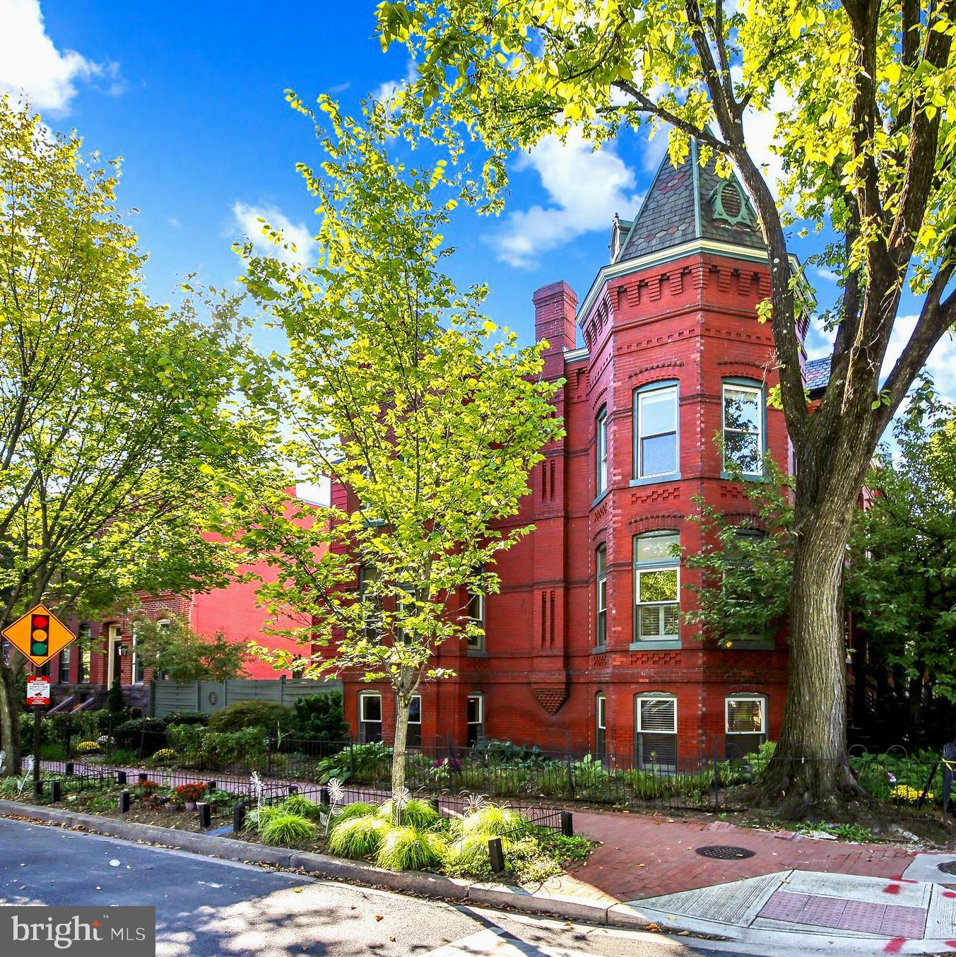 200 10th St SE