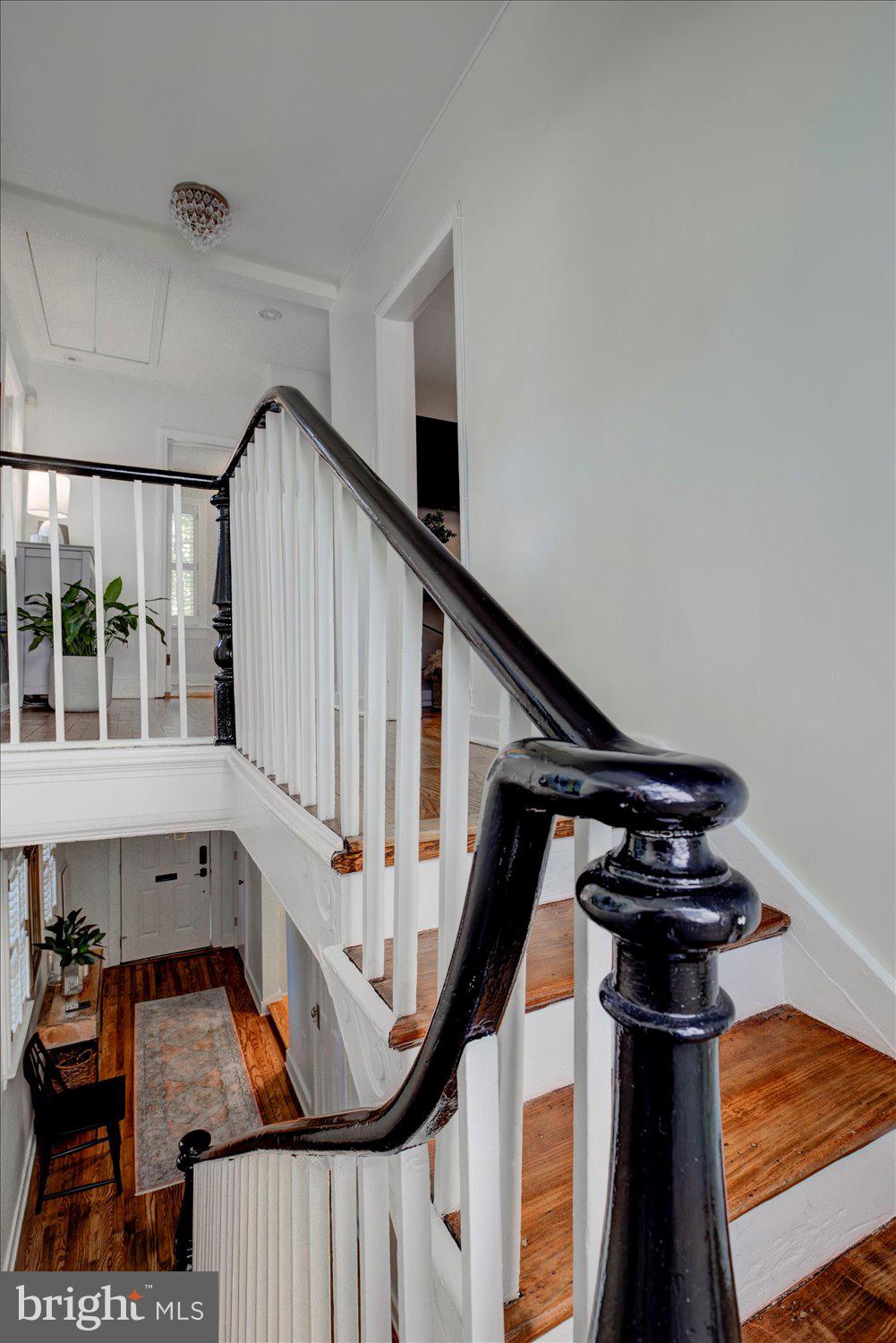 822 G St SE