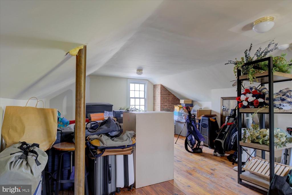 822 G St SE