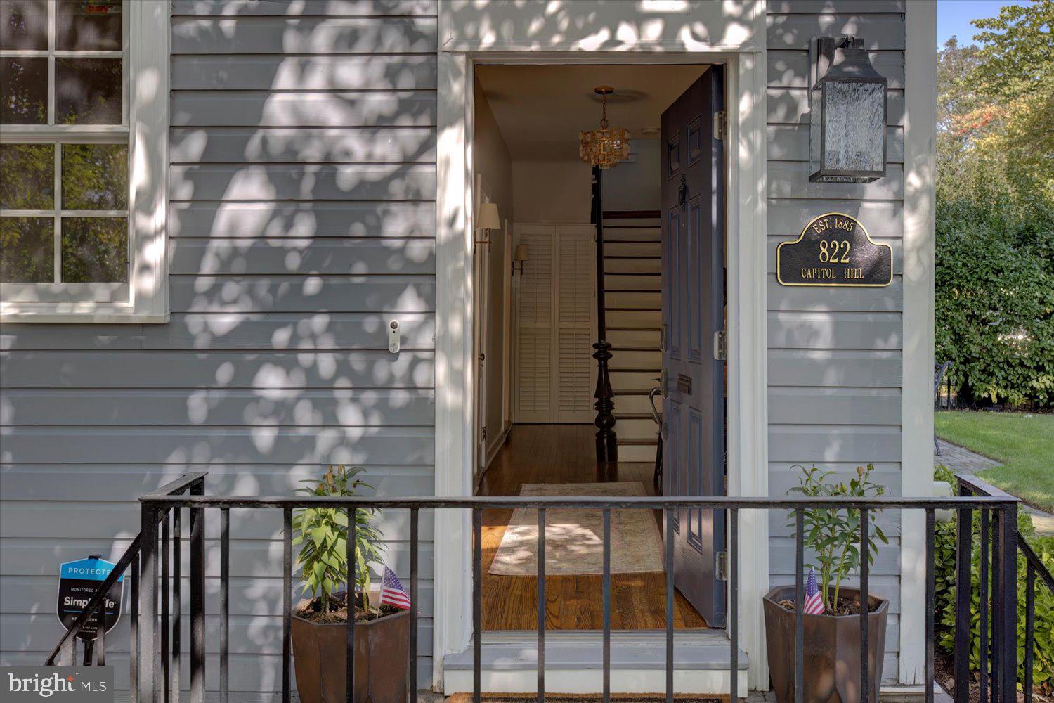 822 G St SE