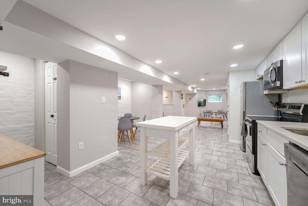1222 Independence Ave SE