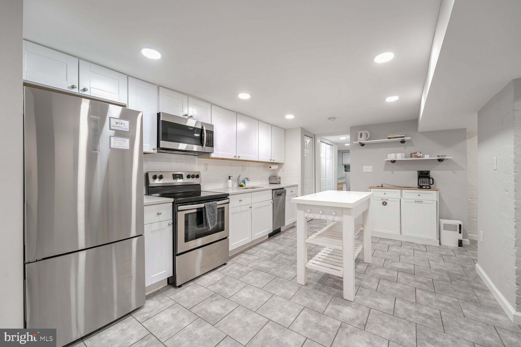 1222 Independence Ave SE