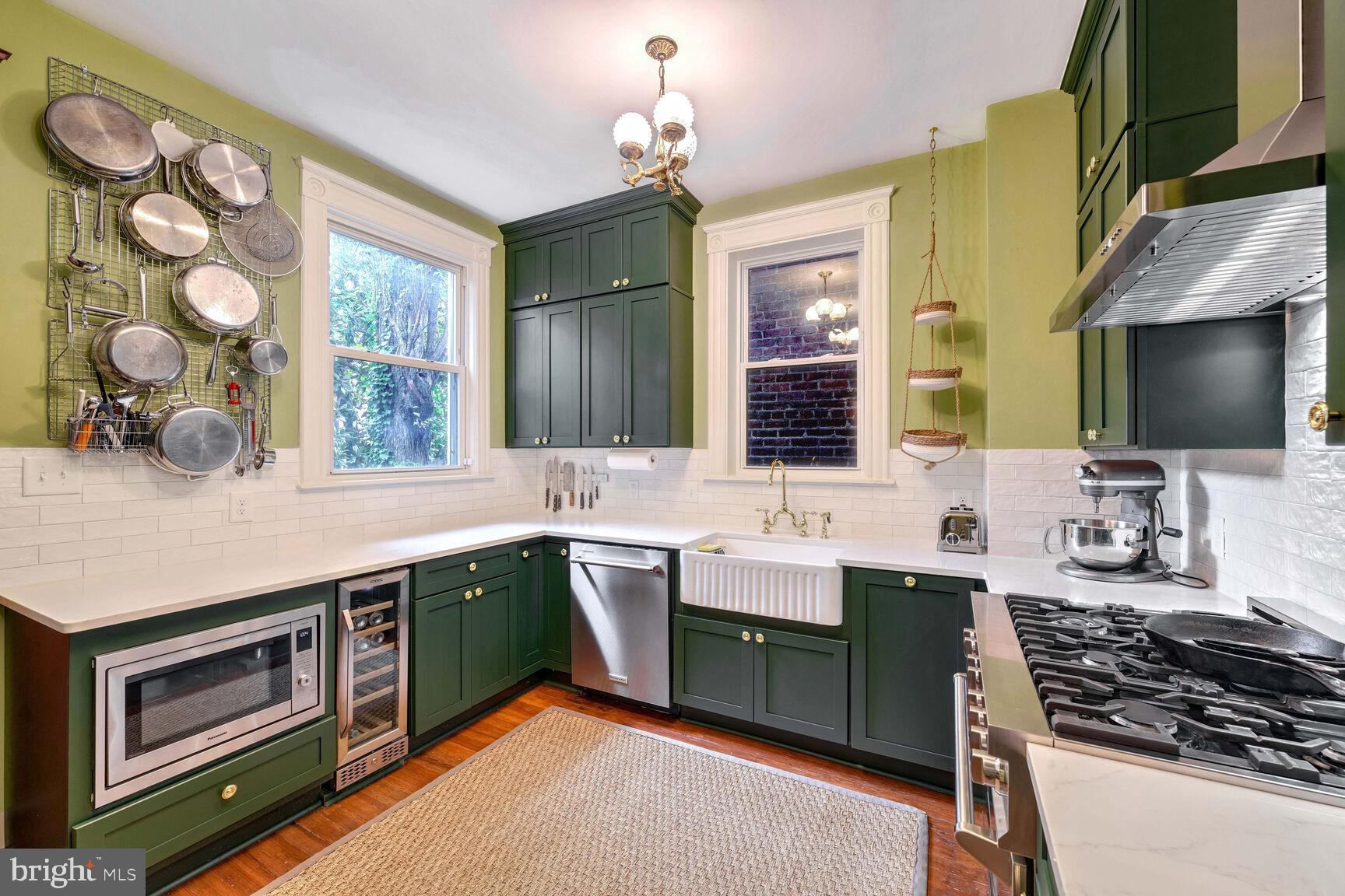 1222 Independence Ave SE