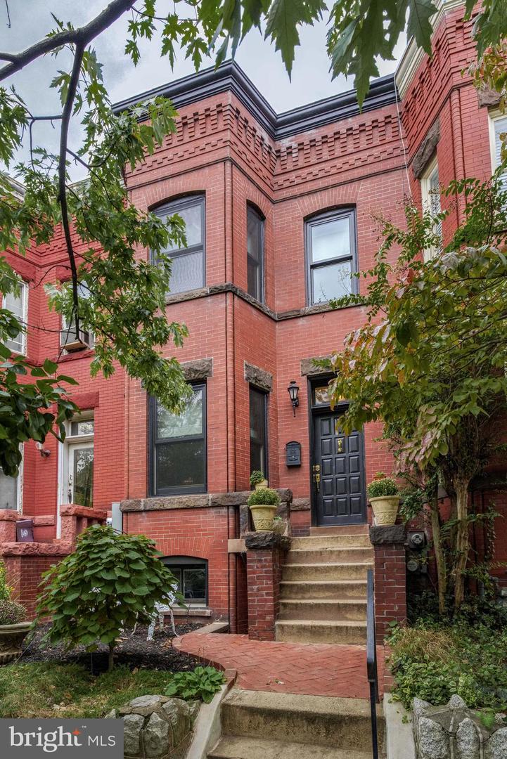 1222 Independence Ave SE