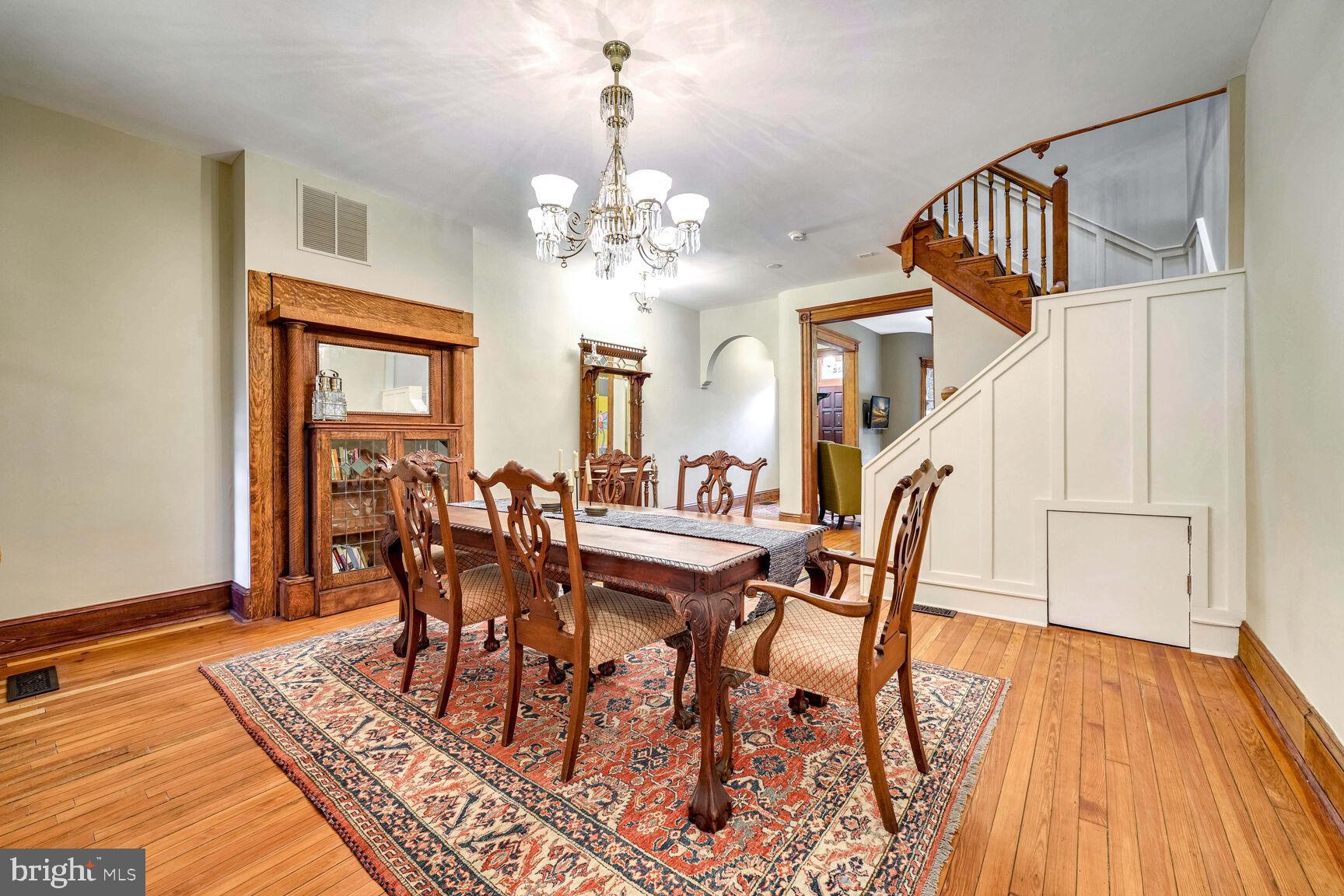 1222 Independence Ave SE