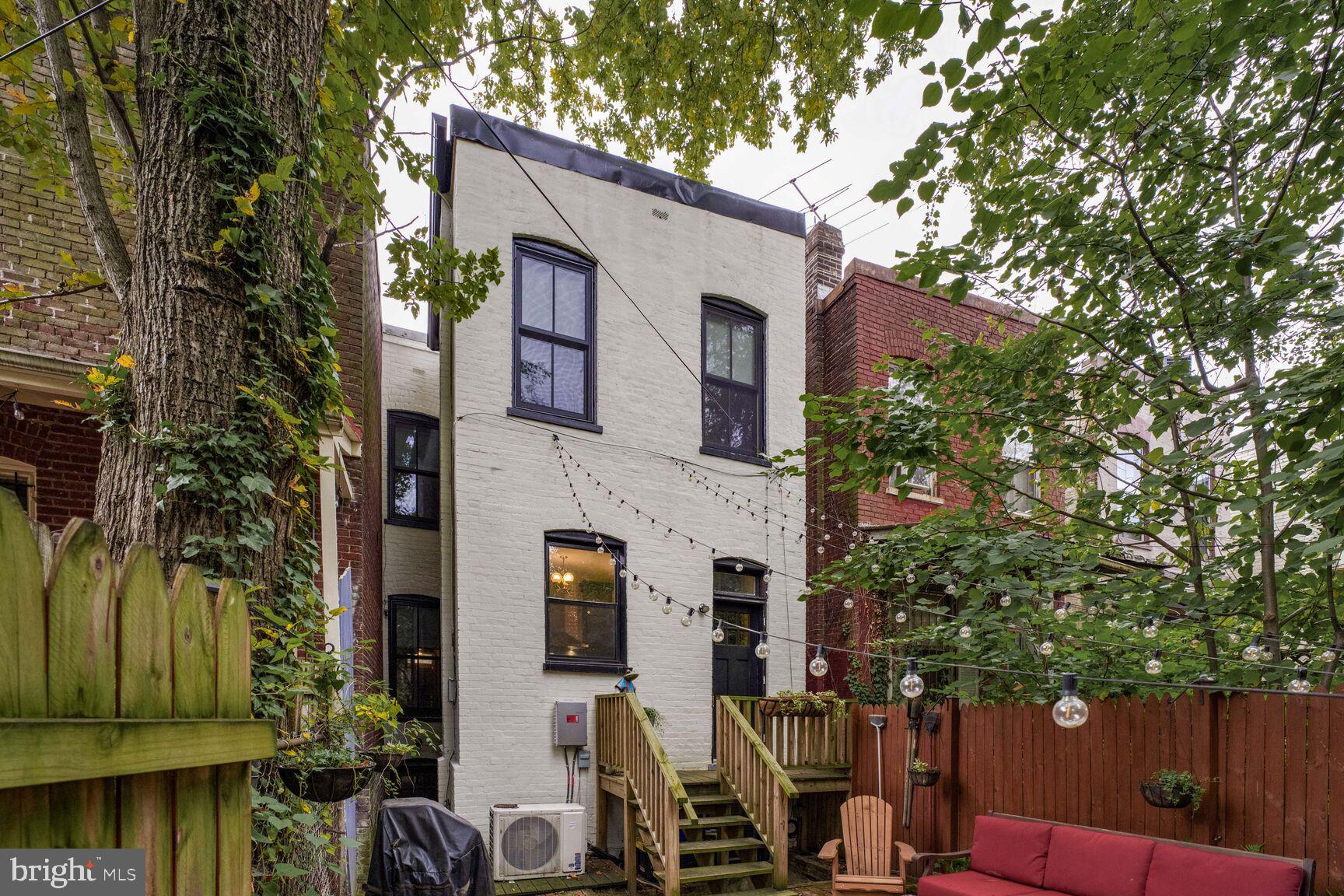 1222 Independence Ave SE