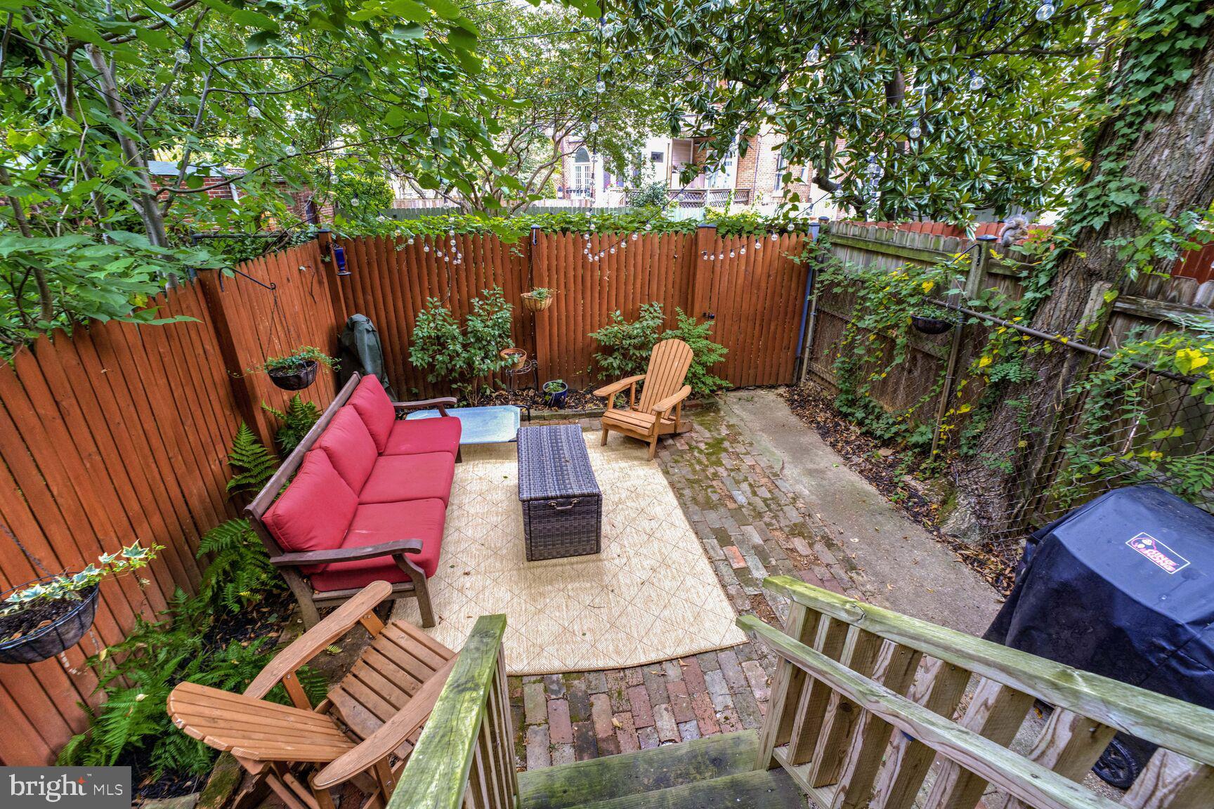 1222 Independence Ave SE