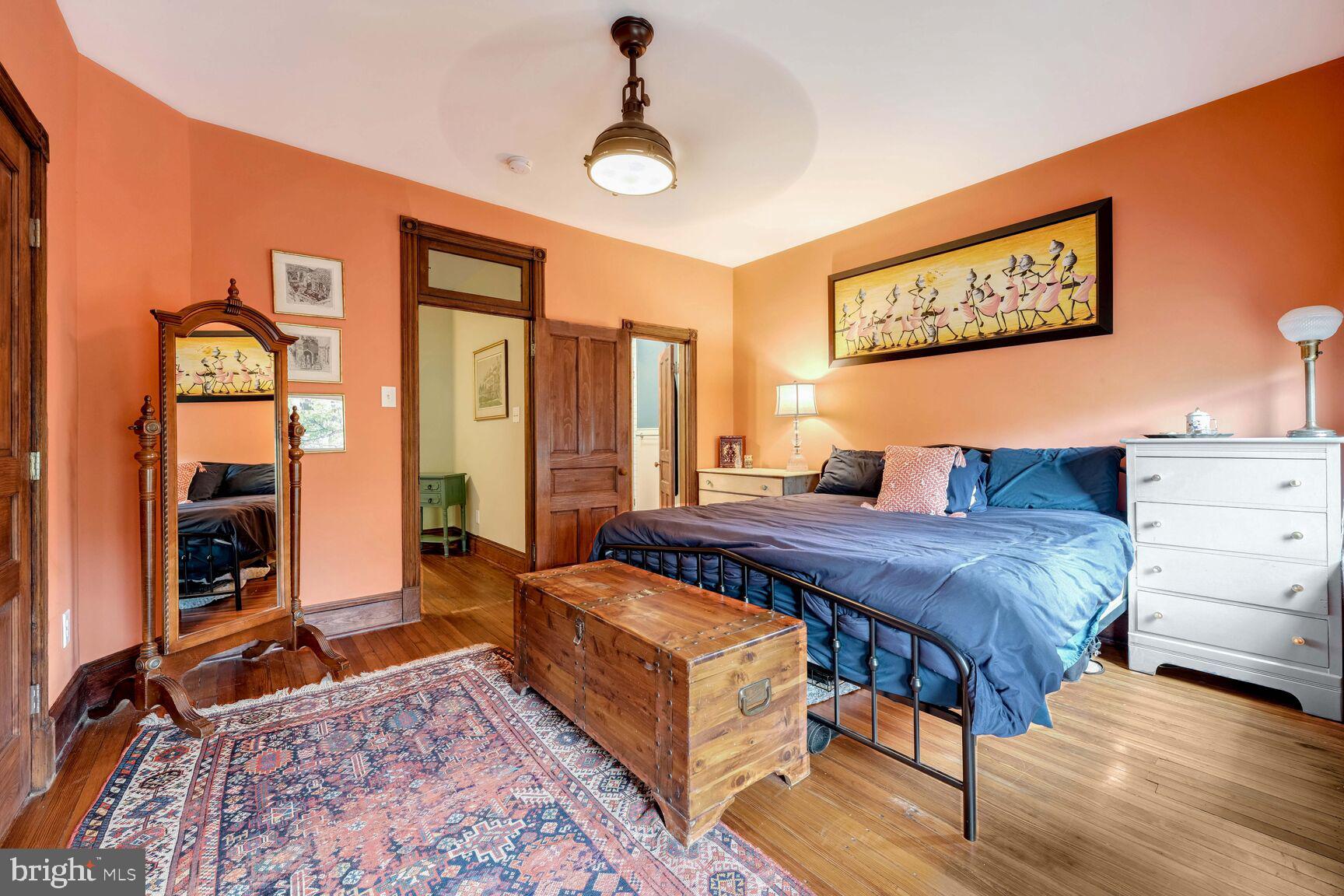 1222 Independence Ave SE