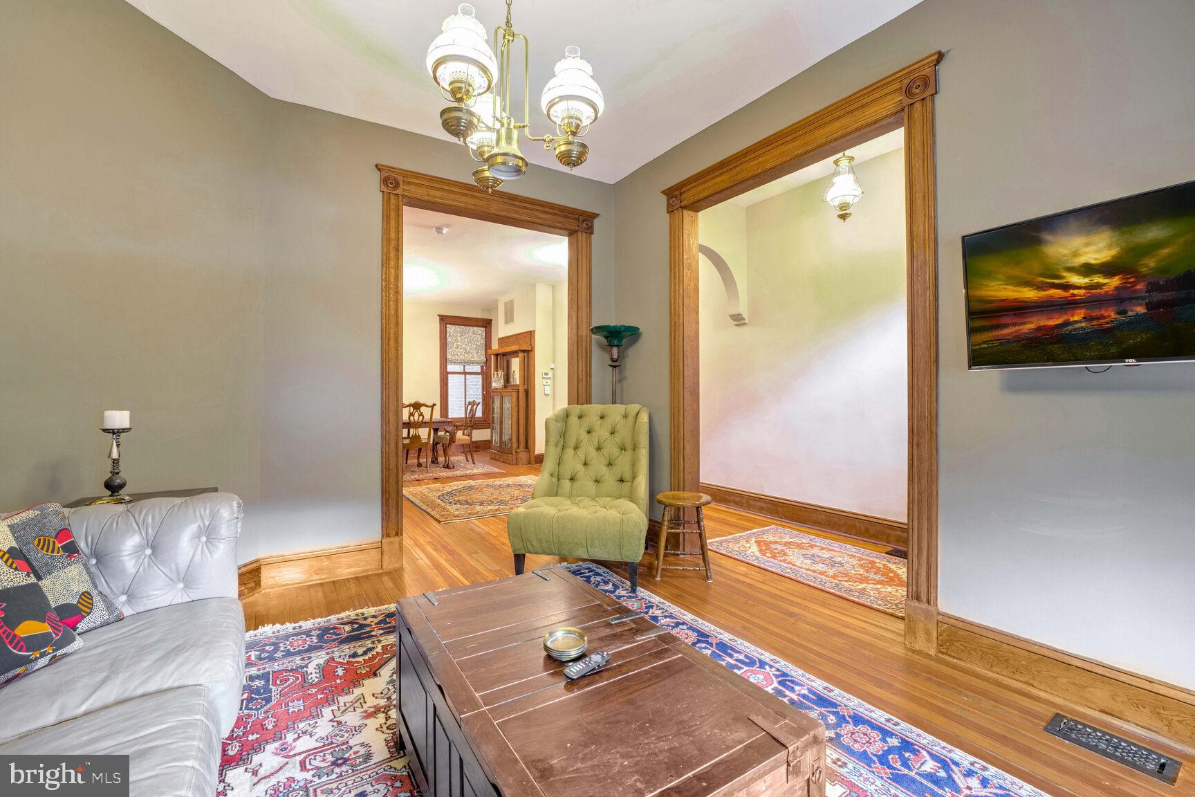 1222 Independence Ave SE