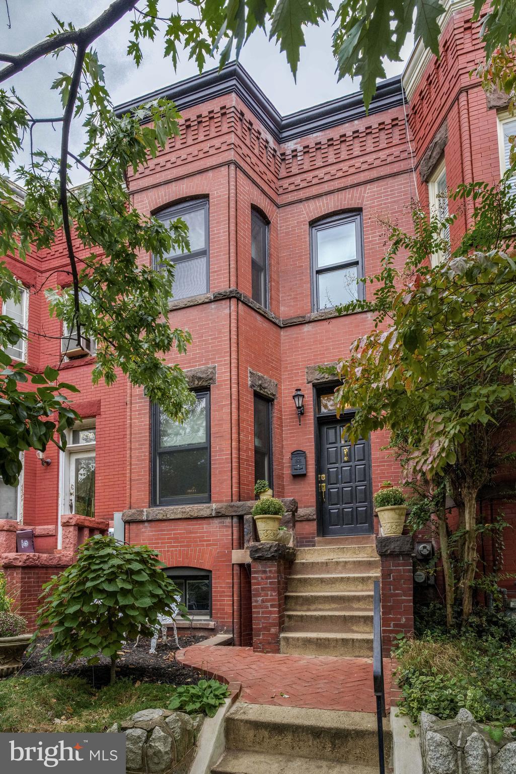 1222 Independence Ave SE