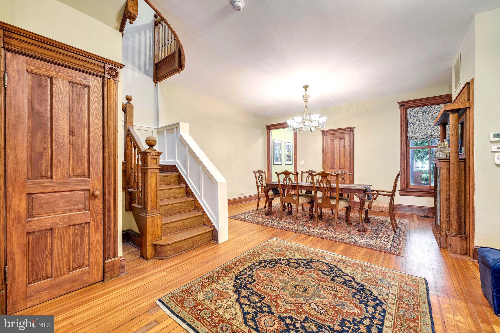 1222 Independence Ave SE