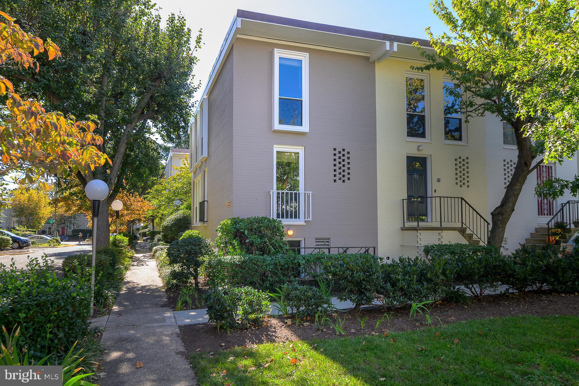 211 G St SW #133