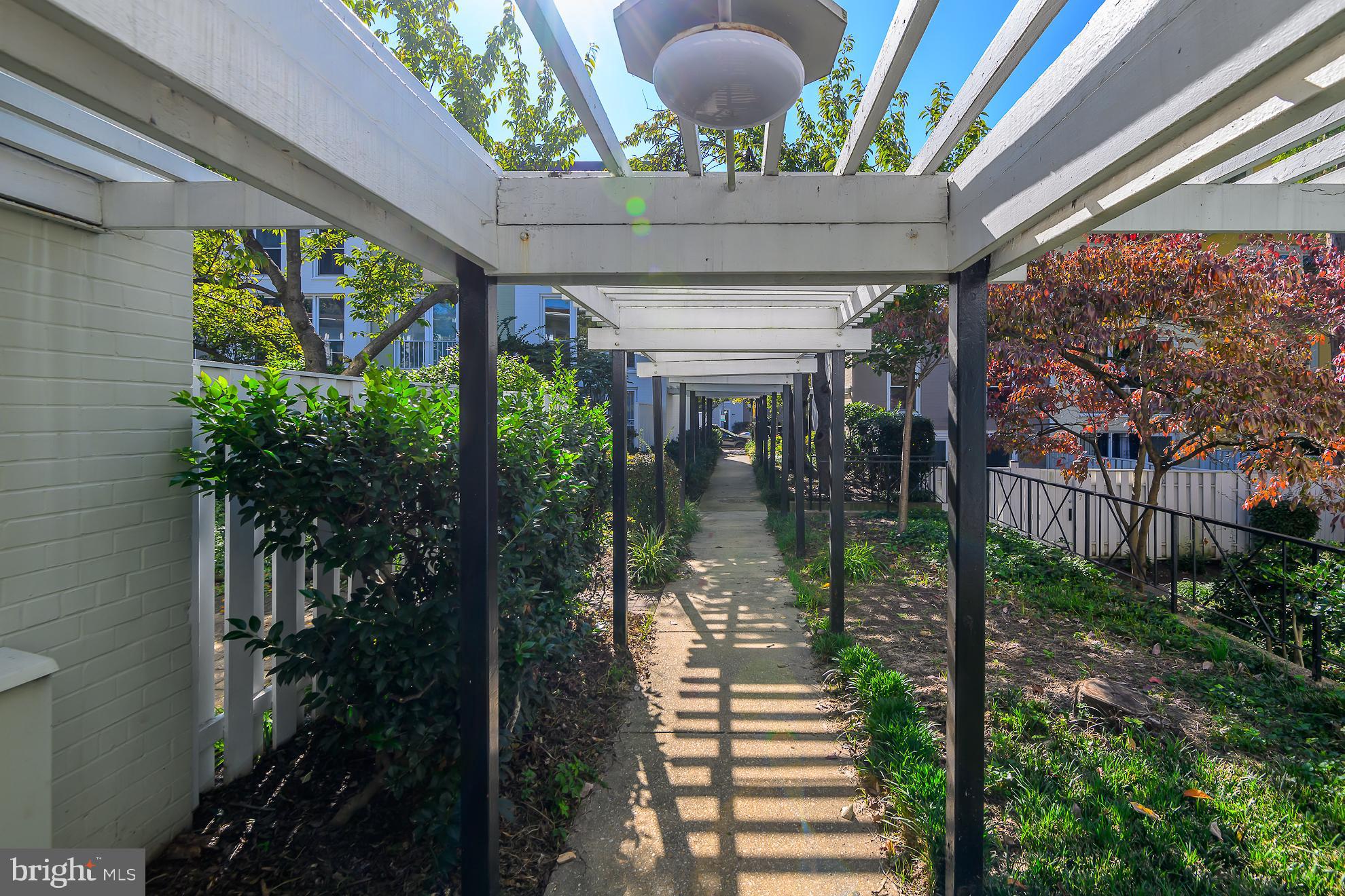 211 G St SW #133