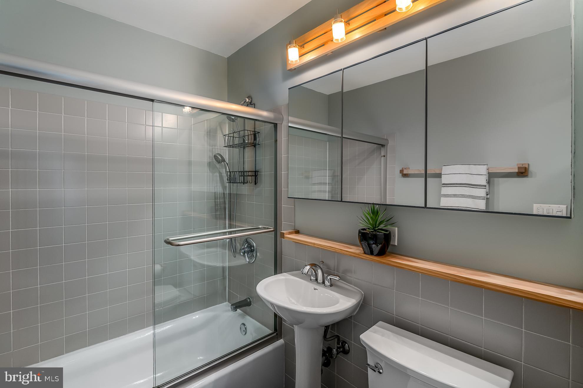 211 G St SW #133