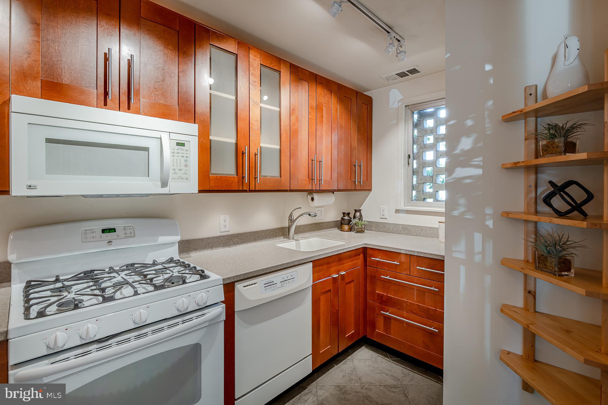 211 G St SW #133