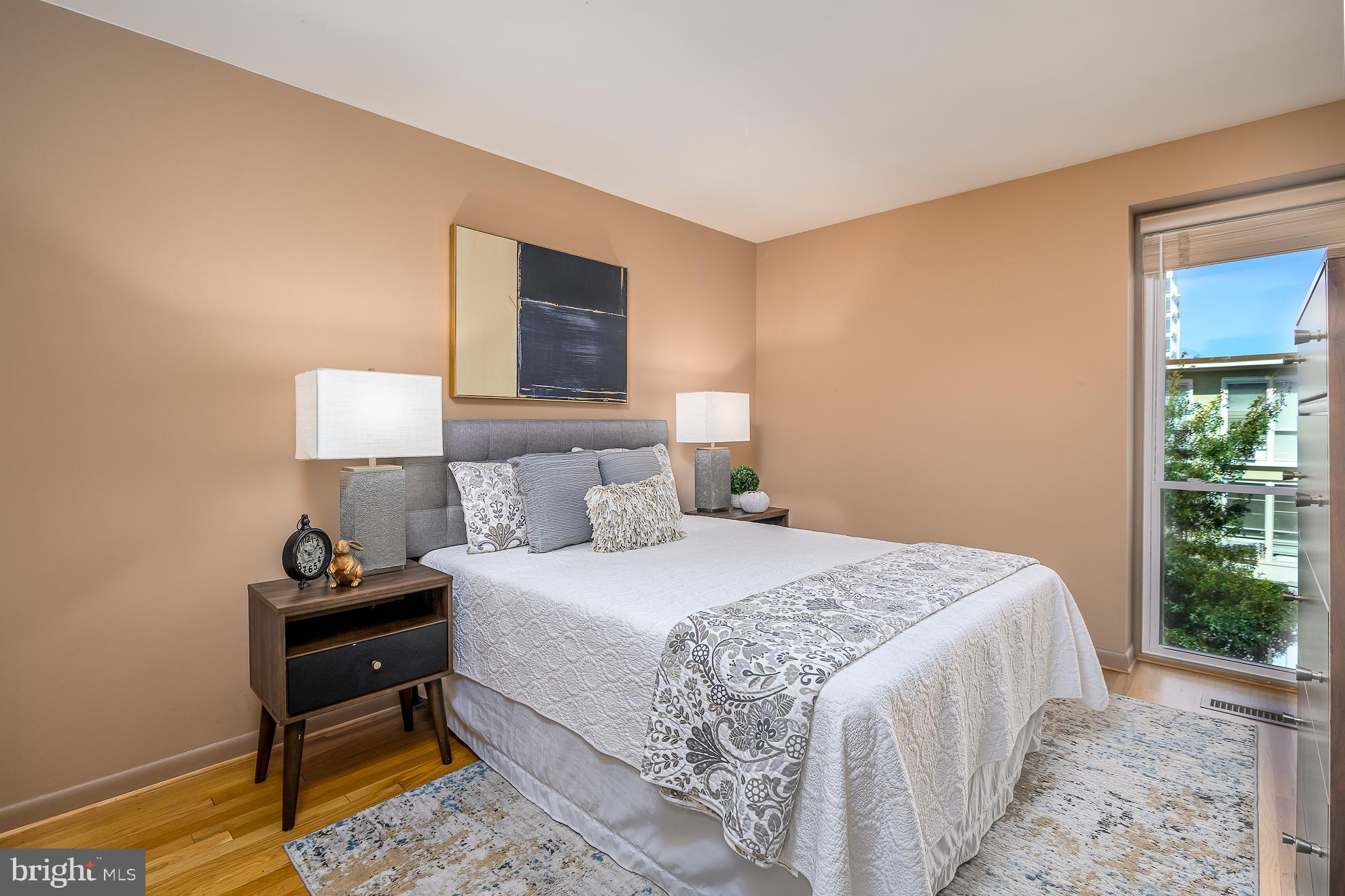 211 G St SW #133