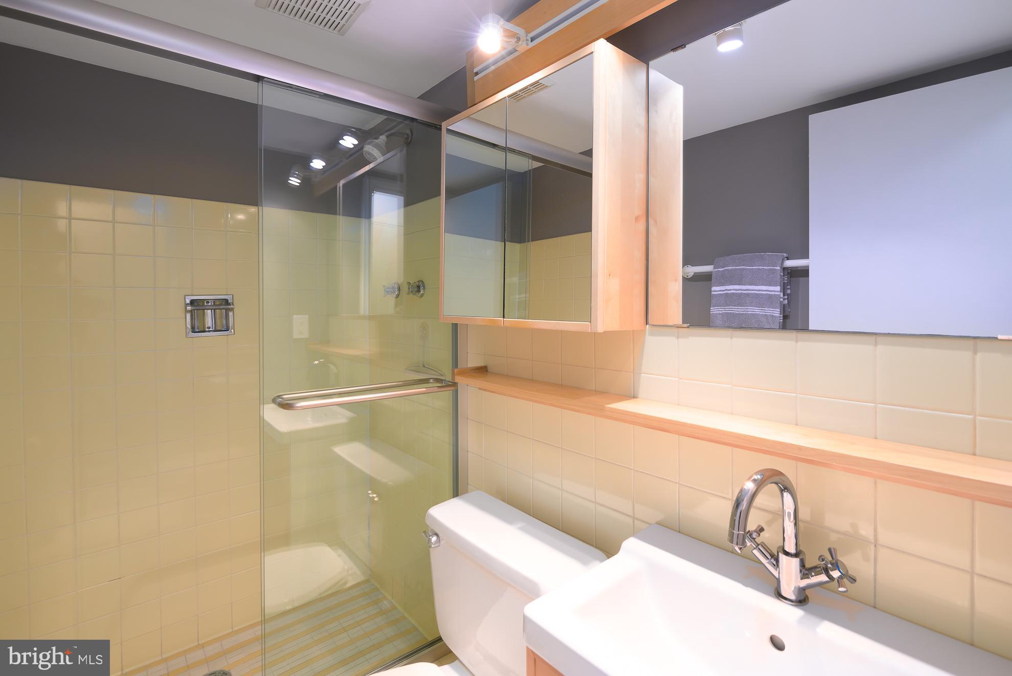 211 G St SW #133