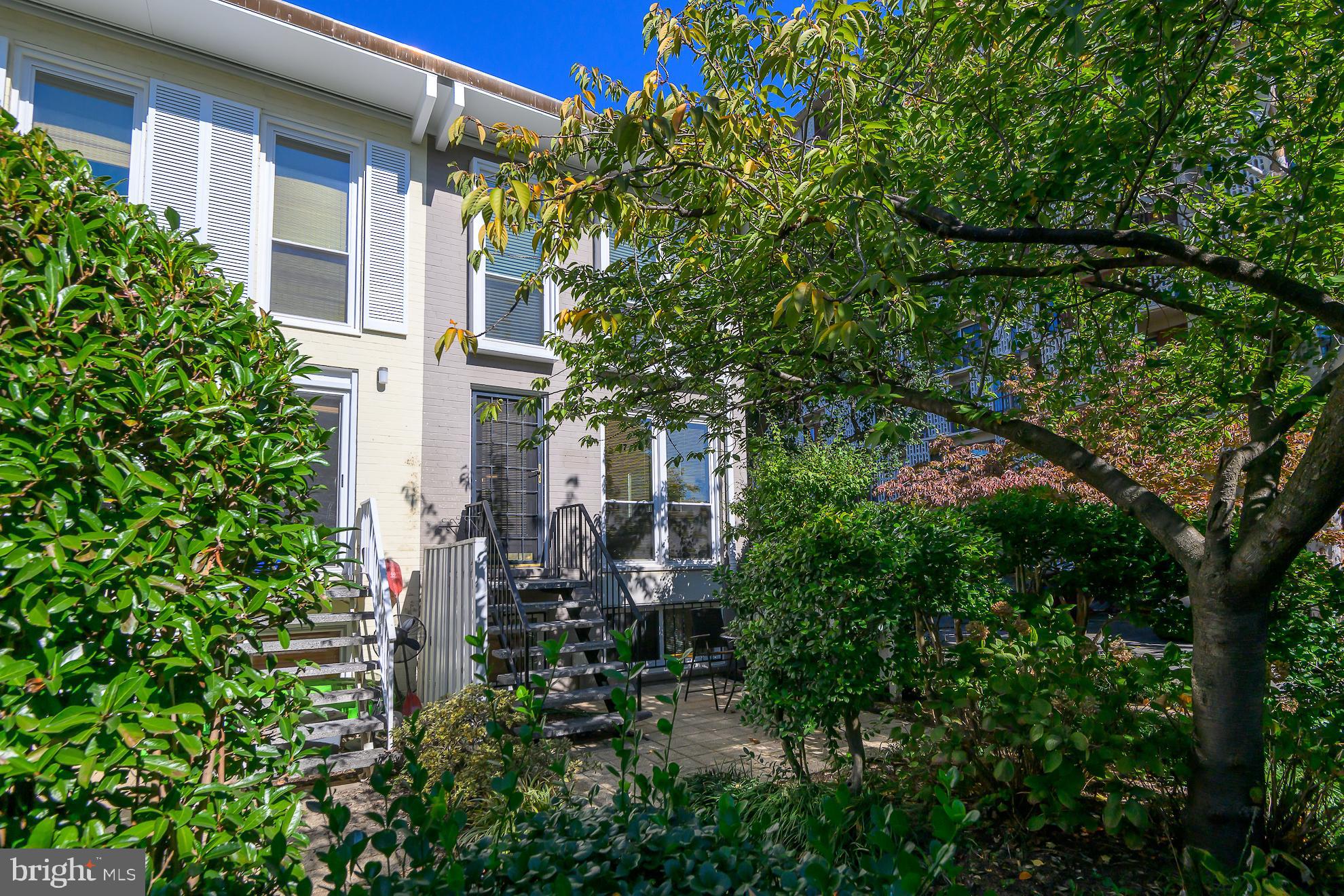 211 G St SW #133