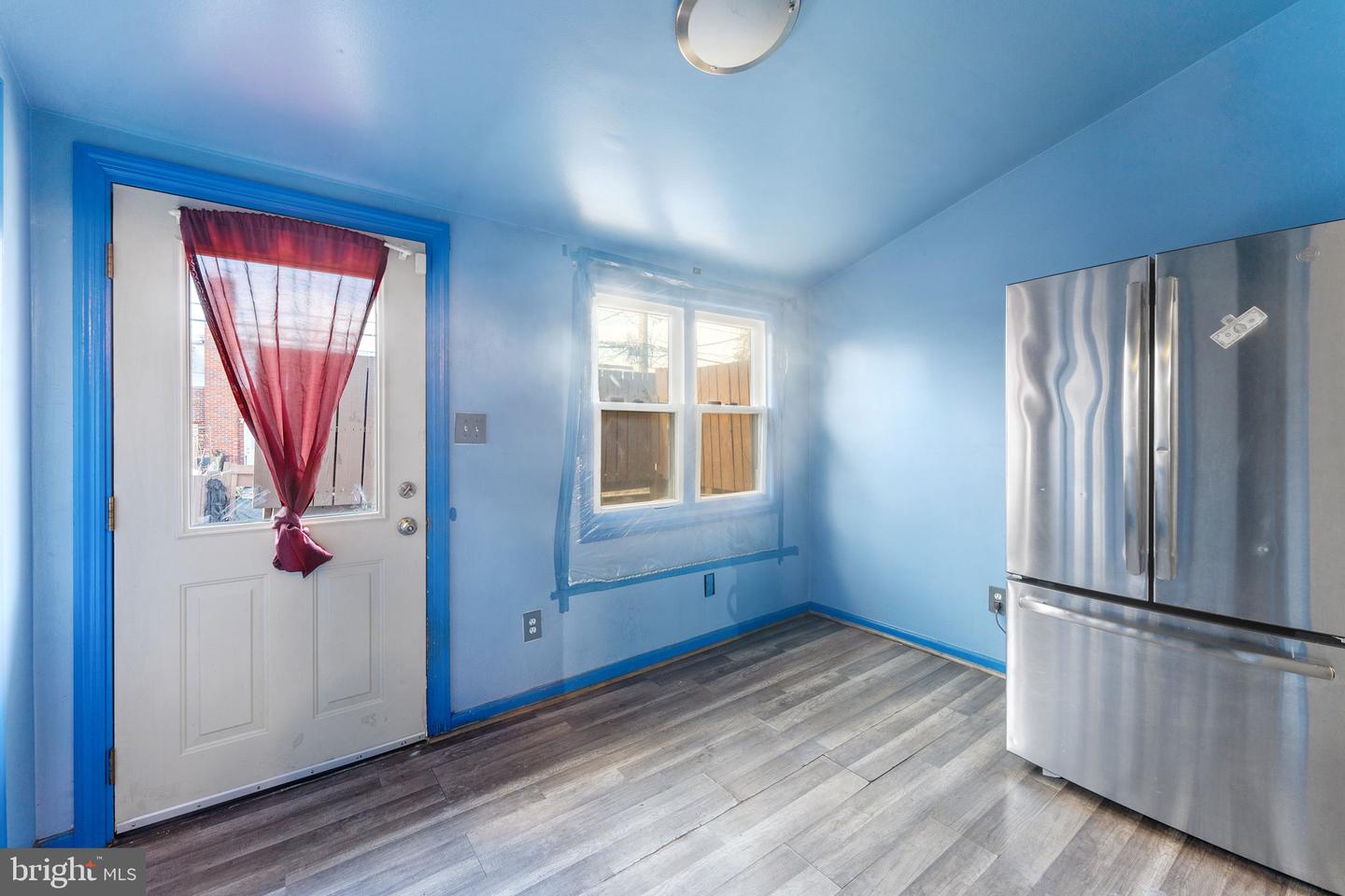 302 34th Pl NE