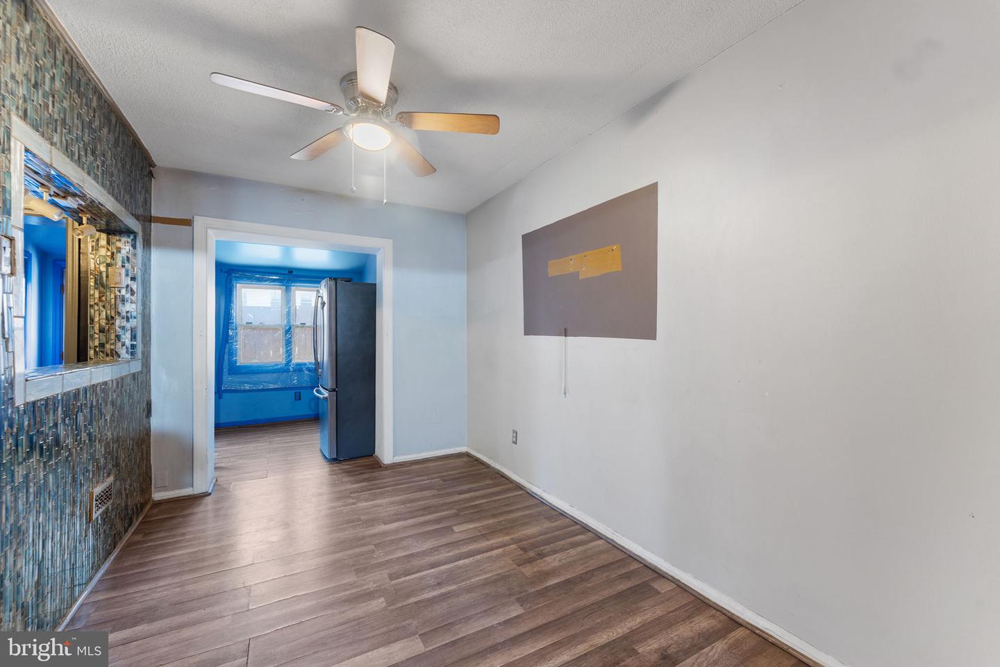 302 34th Pl NE