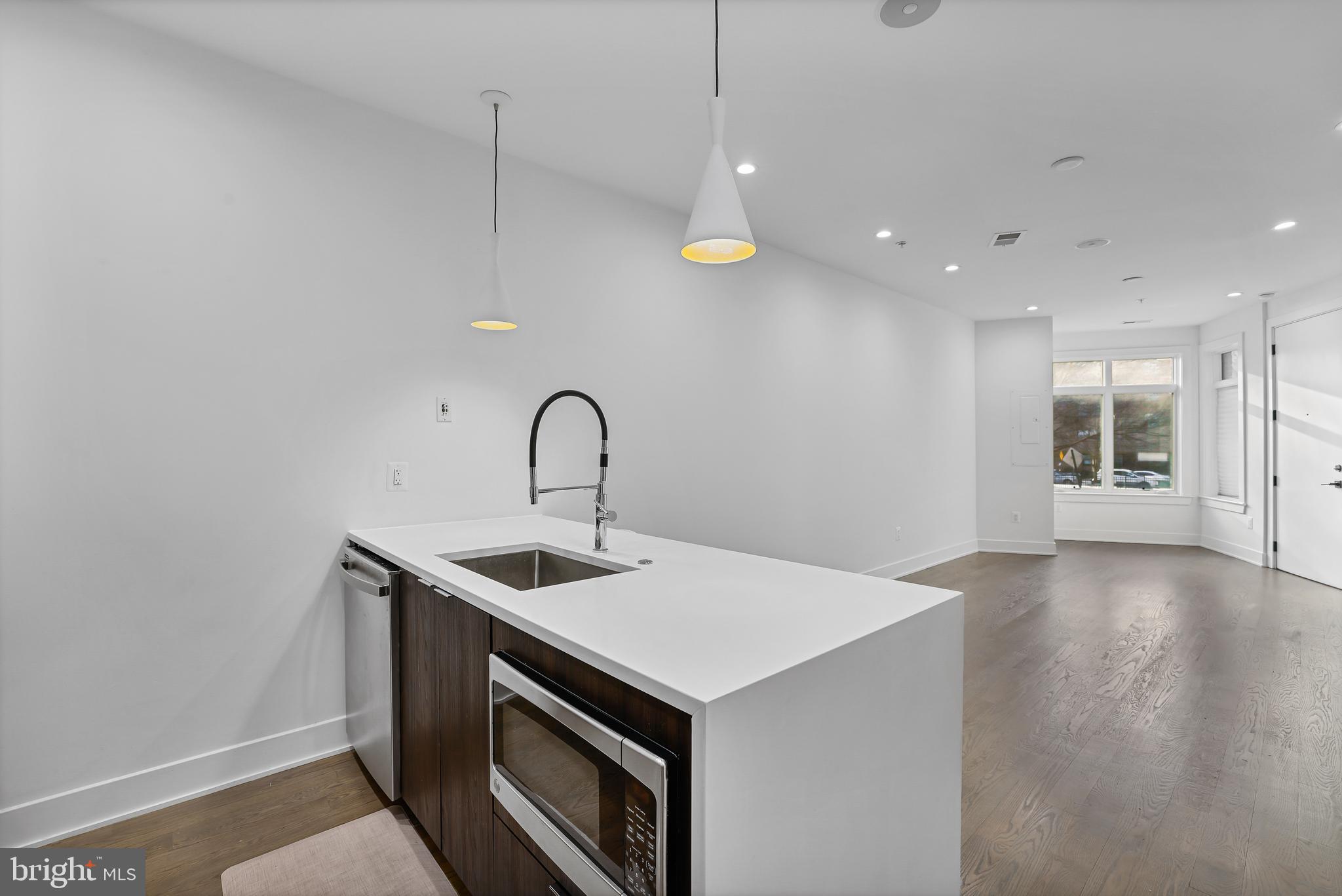 1220 POTOMAC AVE SE #3