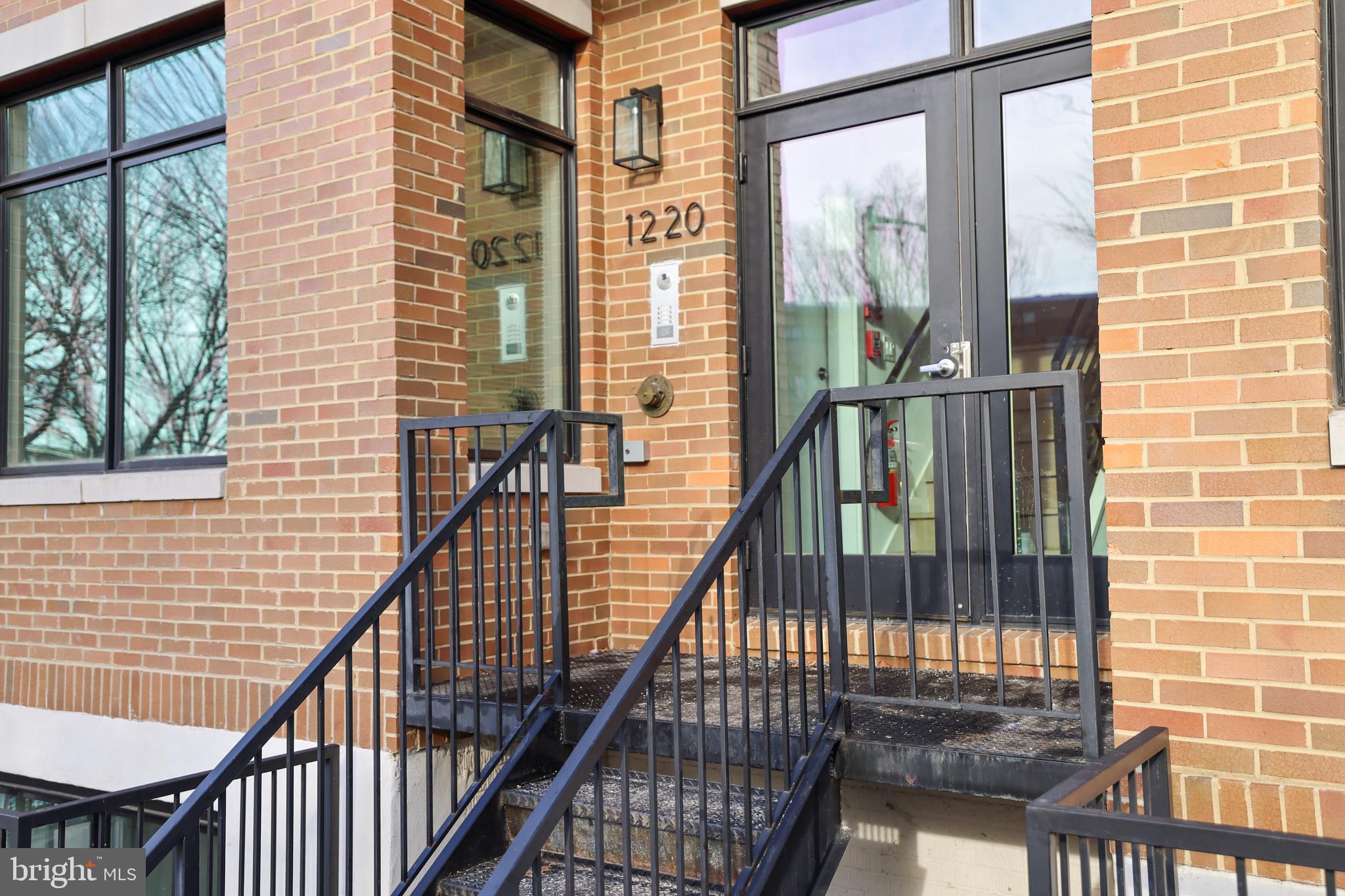 1220 POTOMAC AVE SE #3