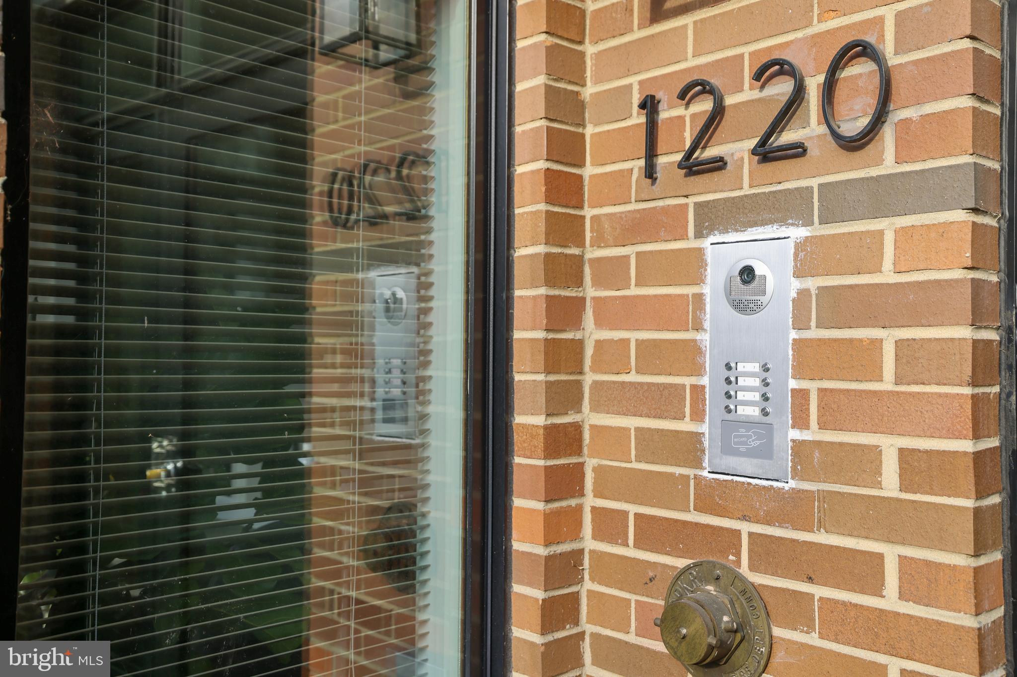 1220 POTOMAC AVE SE #3