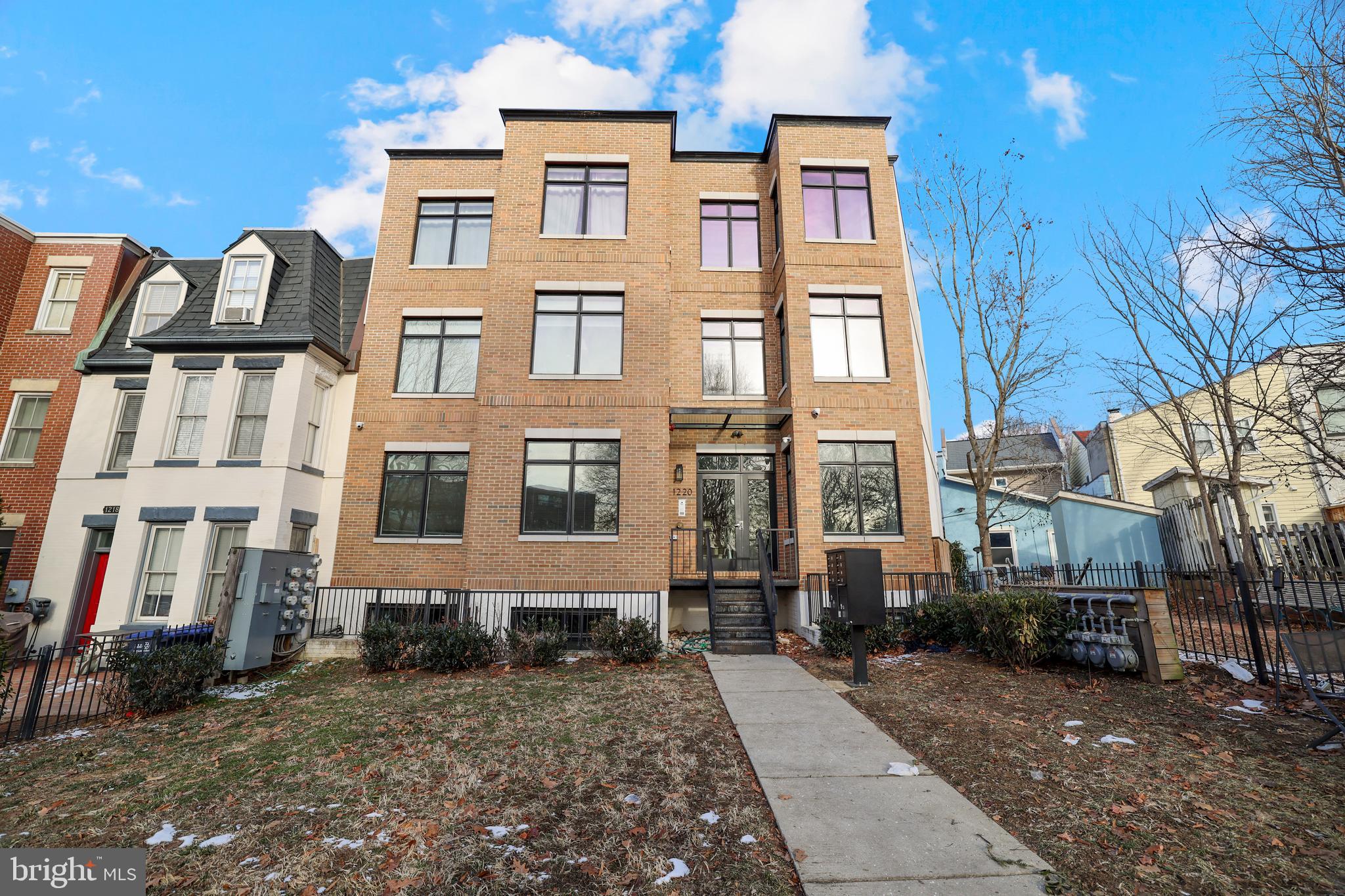1220 POTOMAC AVE SE #3