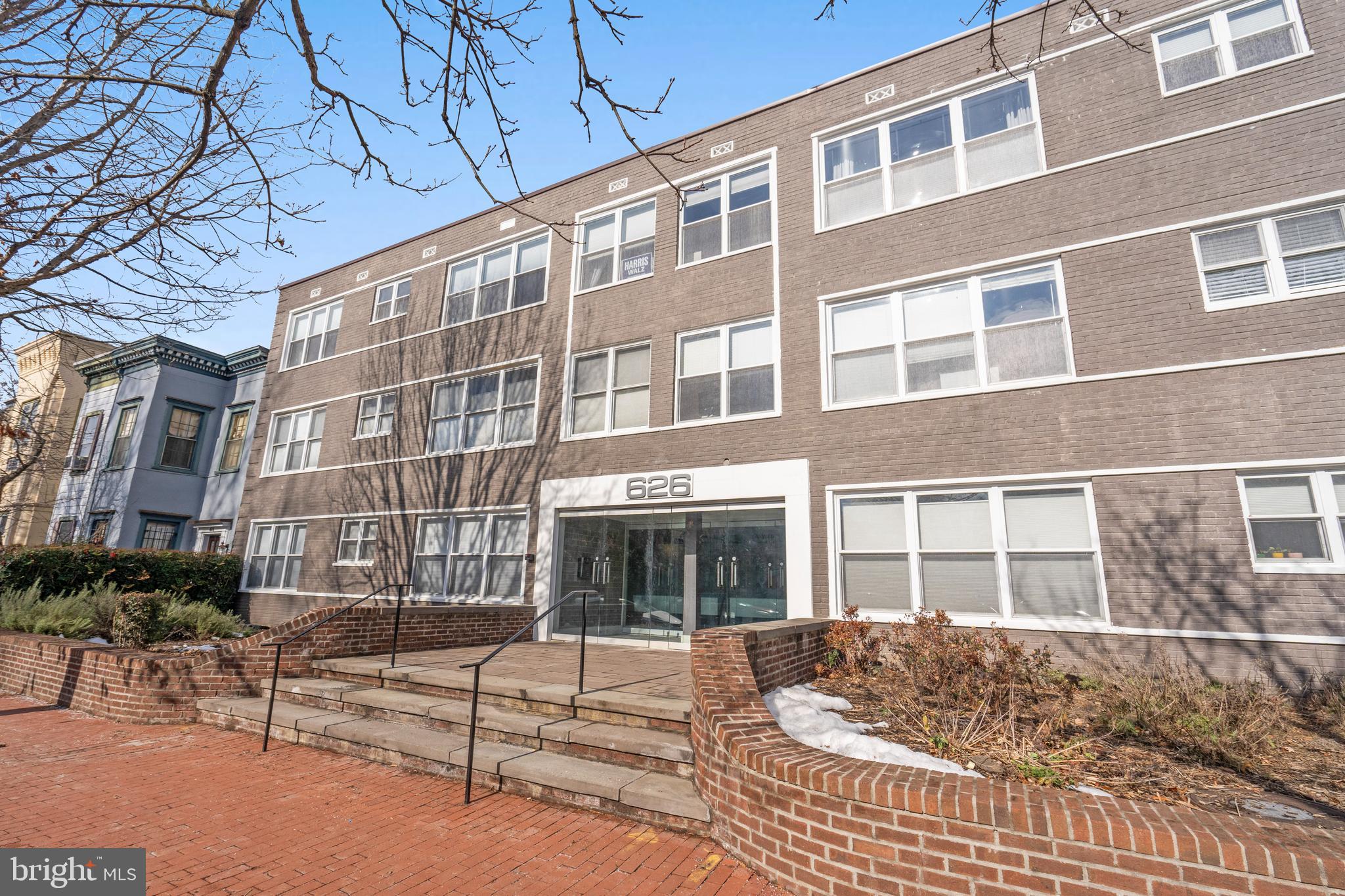 626 Independence Ave SE #305