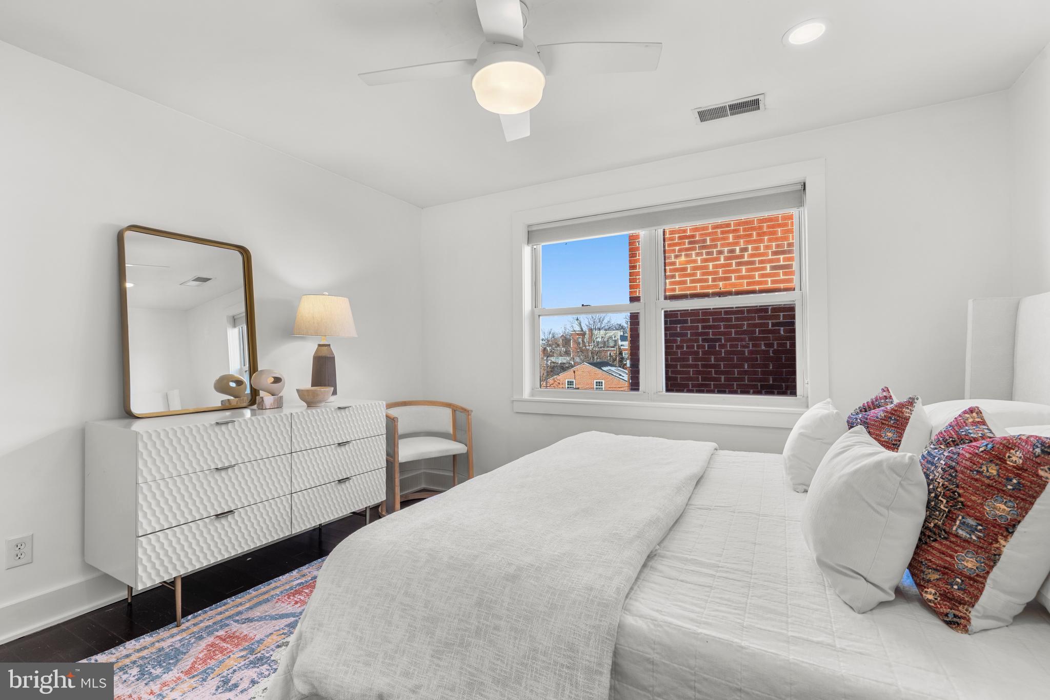 626 Independence Ave SE #305