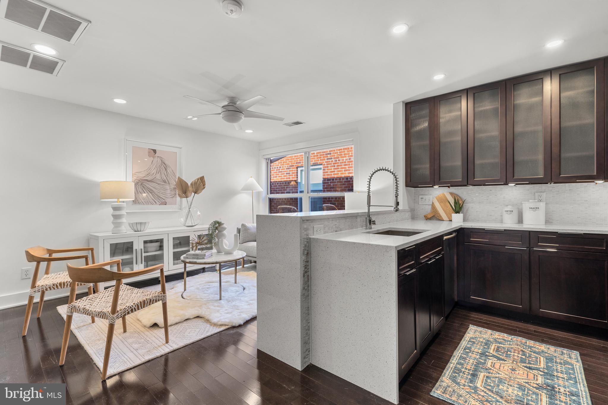 626 Independence Ave SE #305