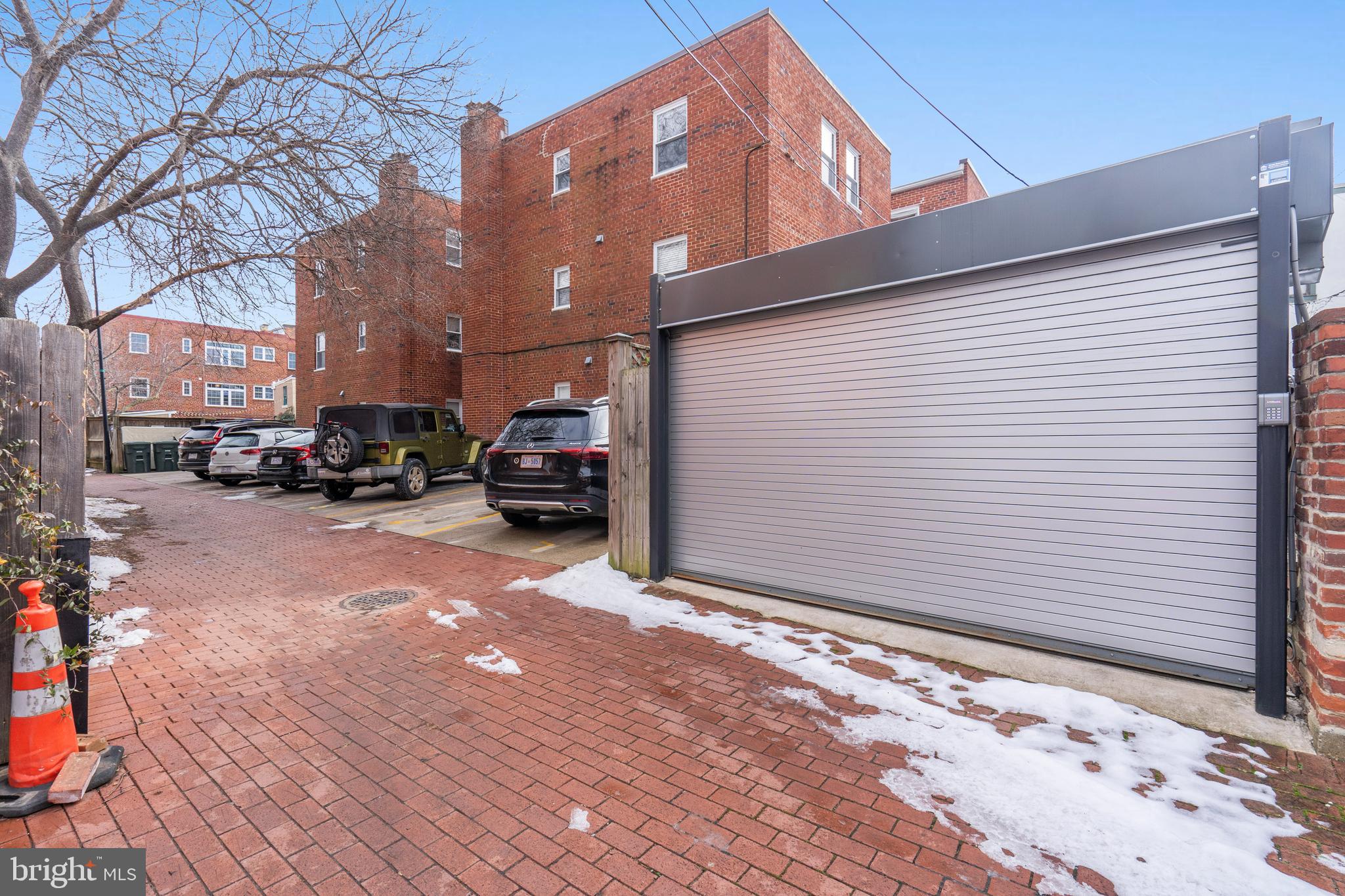 626 Independence Ave SE #305