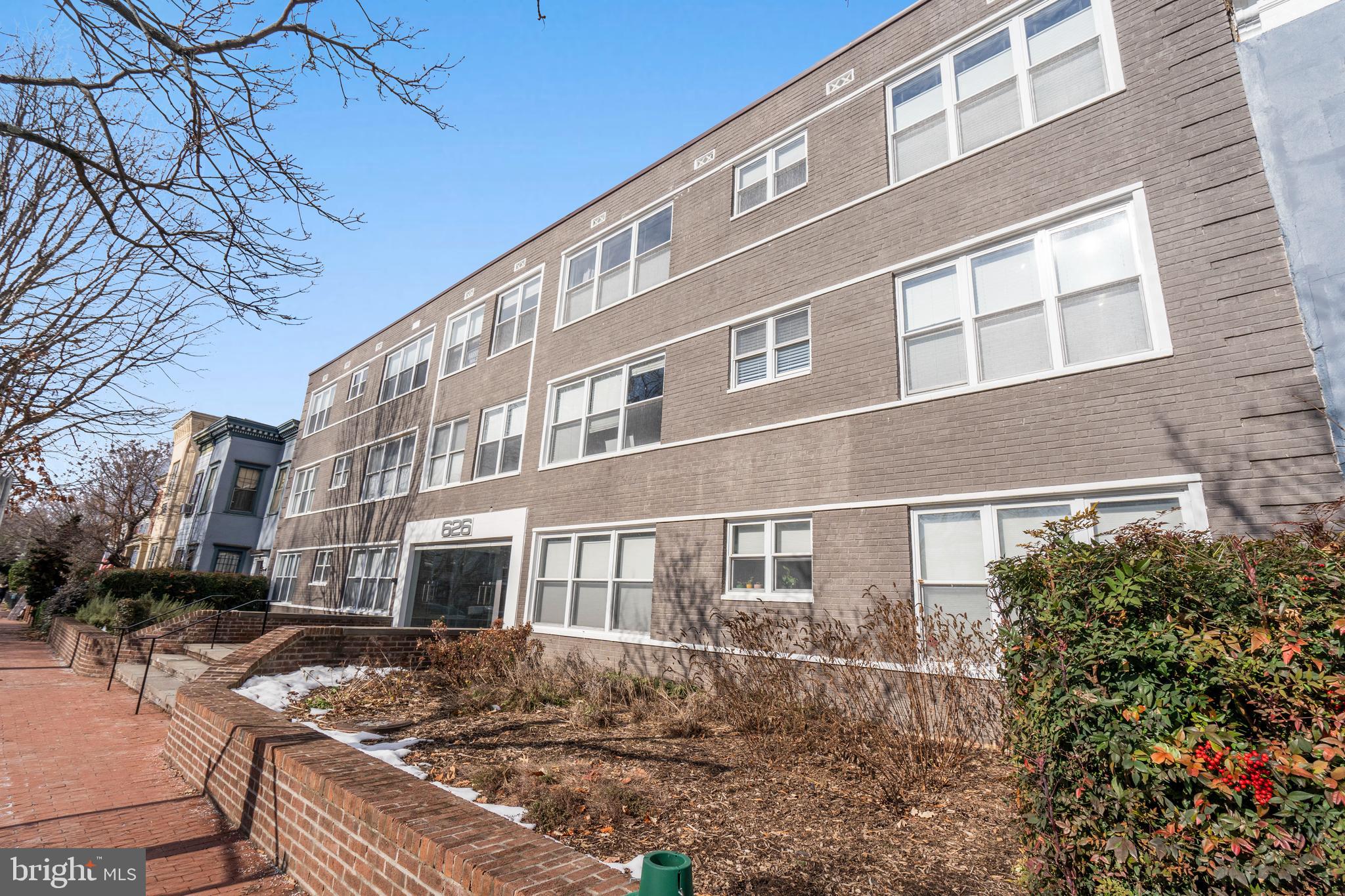 626 Independence Ave SE #305