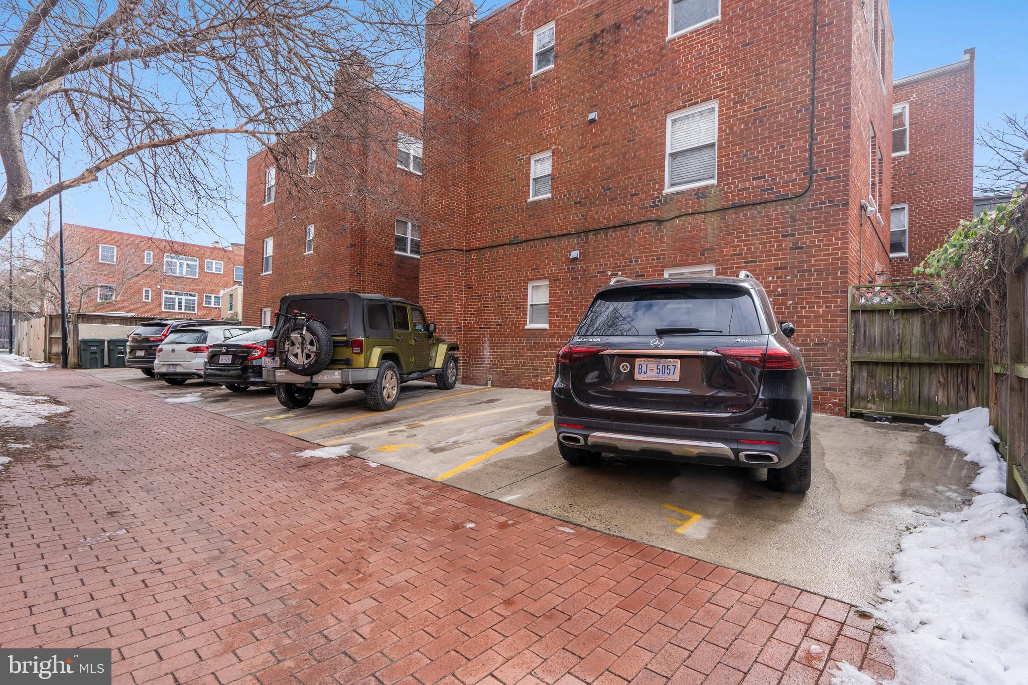 626 Independence Ave SE #305