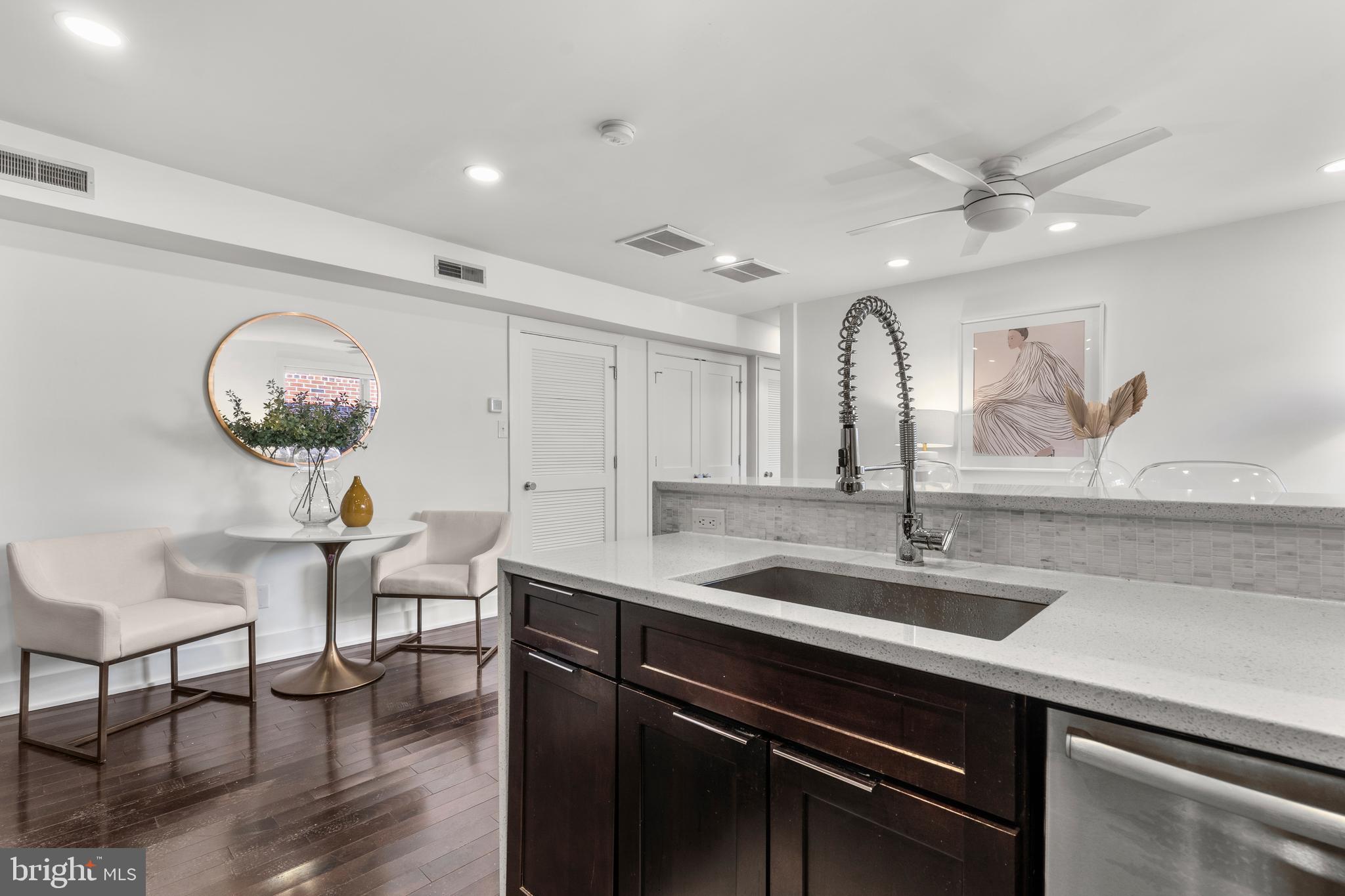 626 Independence Ave SE #305