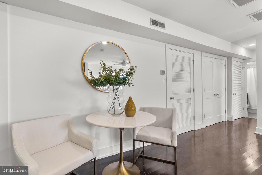 626 Independence Ave SE #305