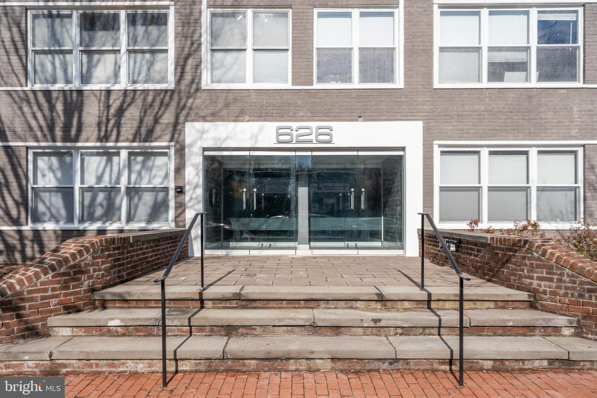 626 Independence Ave SE #305