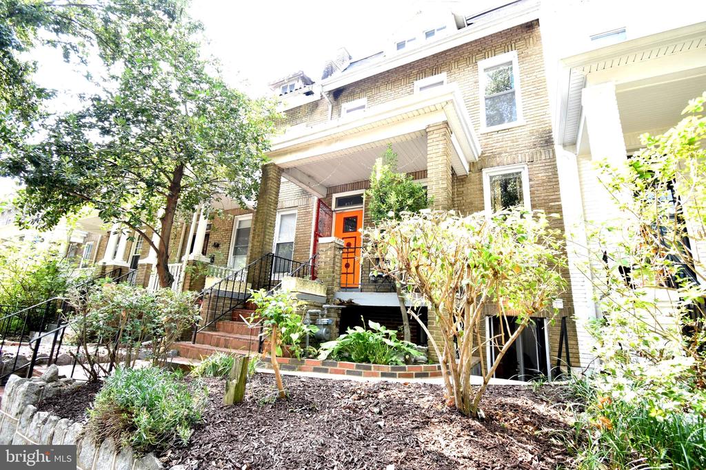 622 PRINCETON PL NW #B