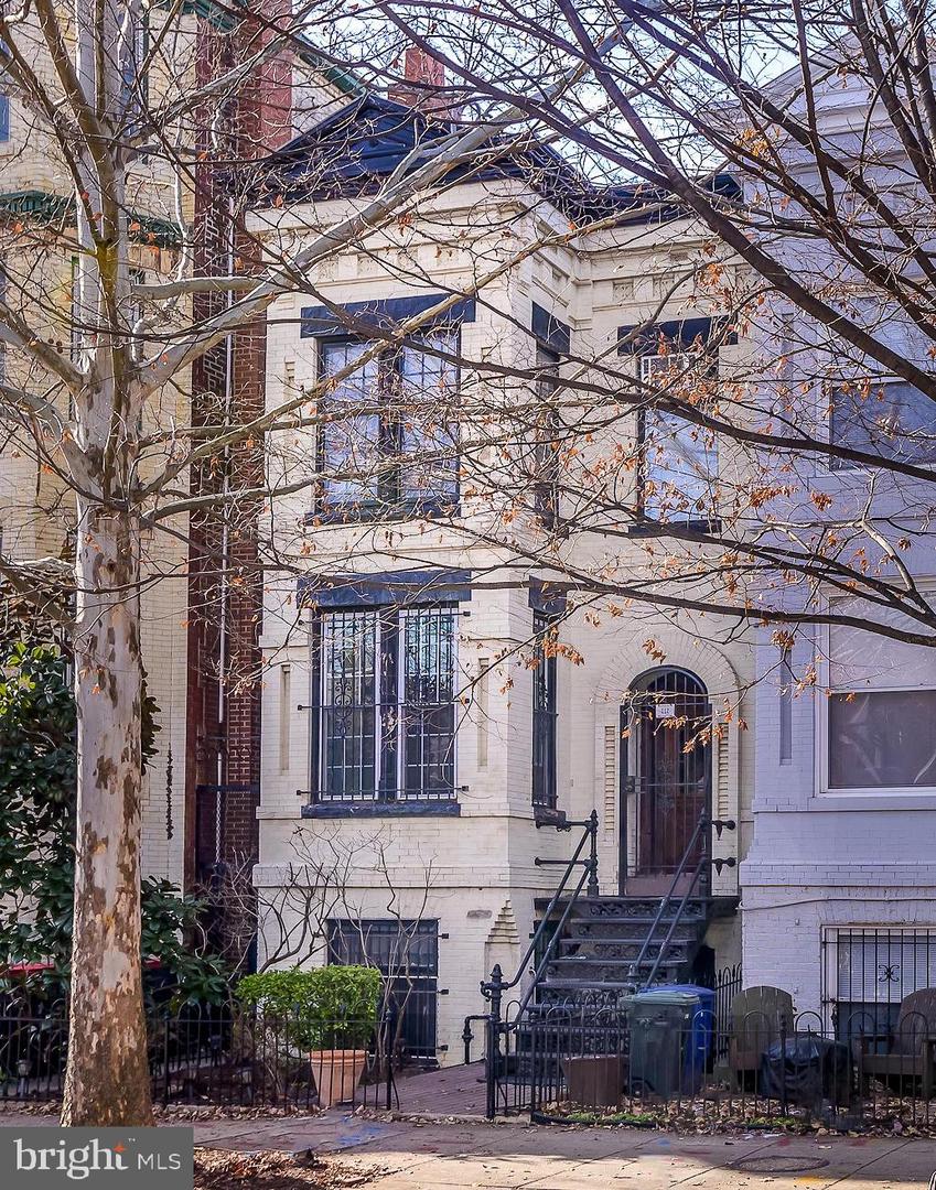 112 11th St NE