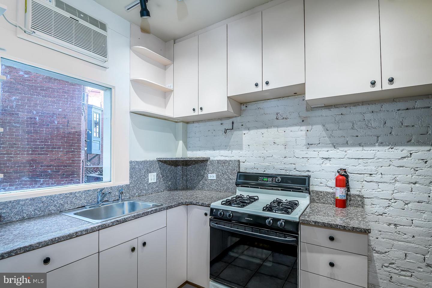 112 11th St NE