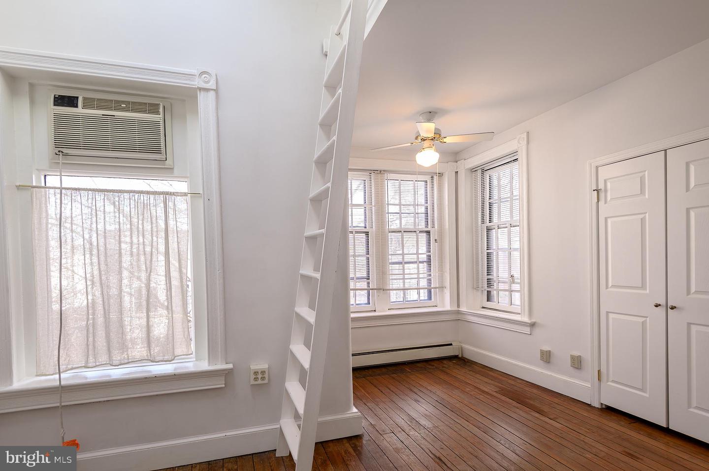 112 11th St NE