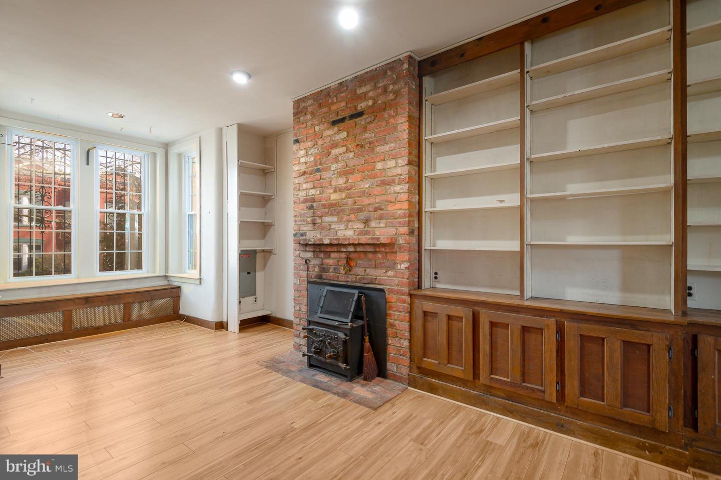 112 11th St NE