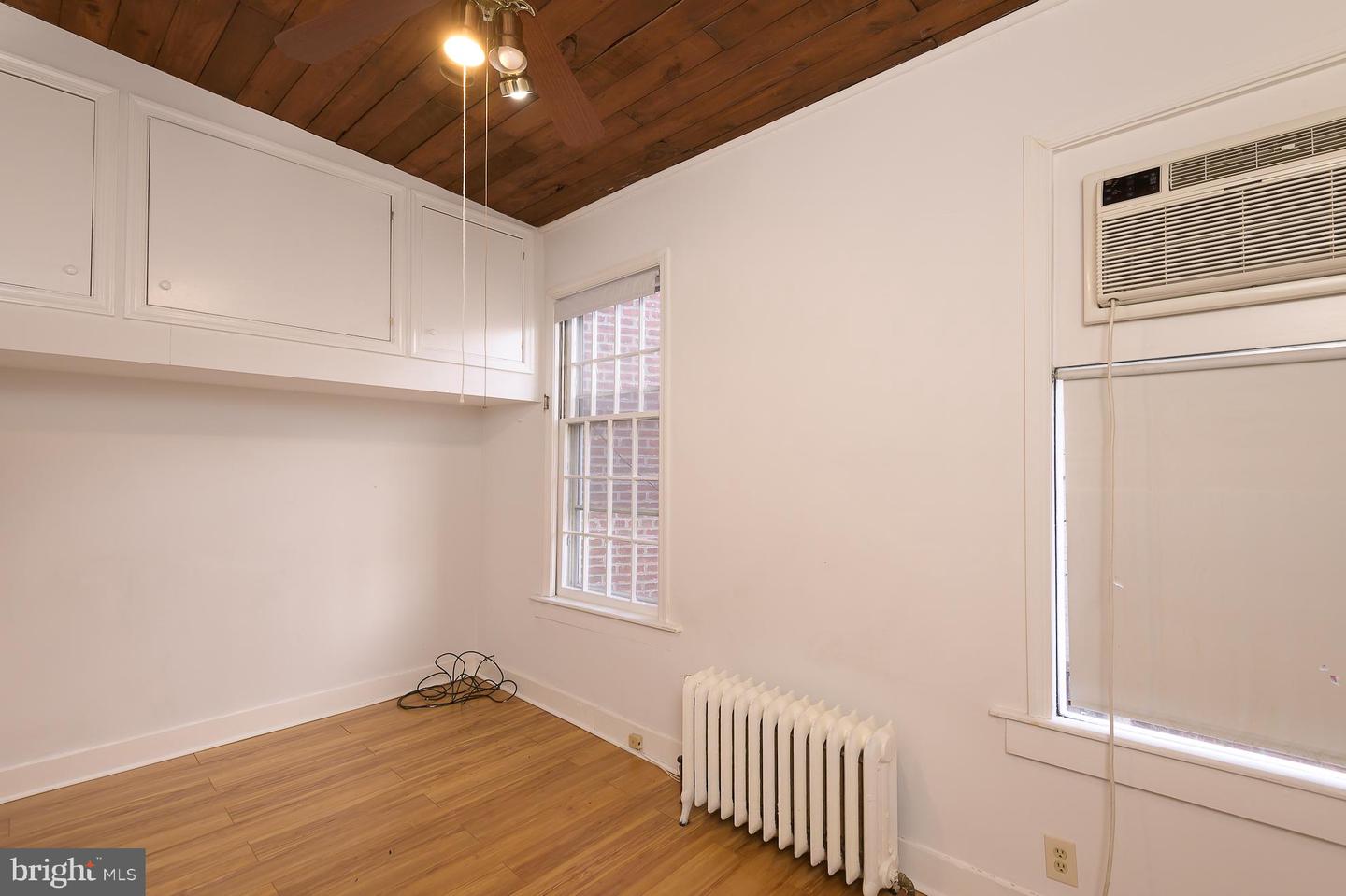 112 11th St NE