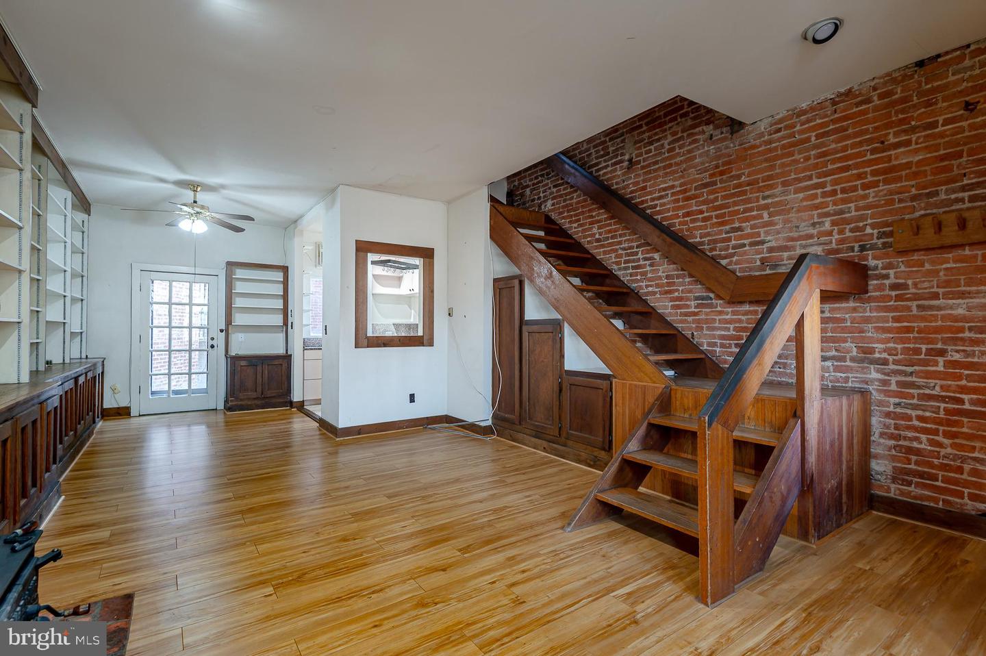 112 11th St NE