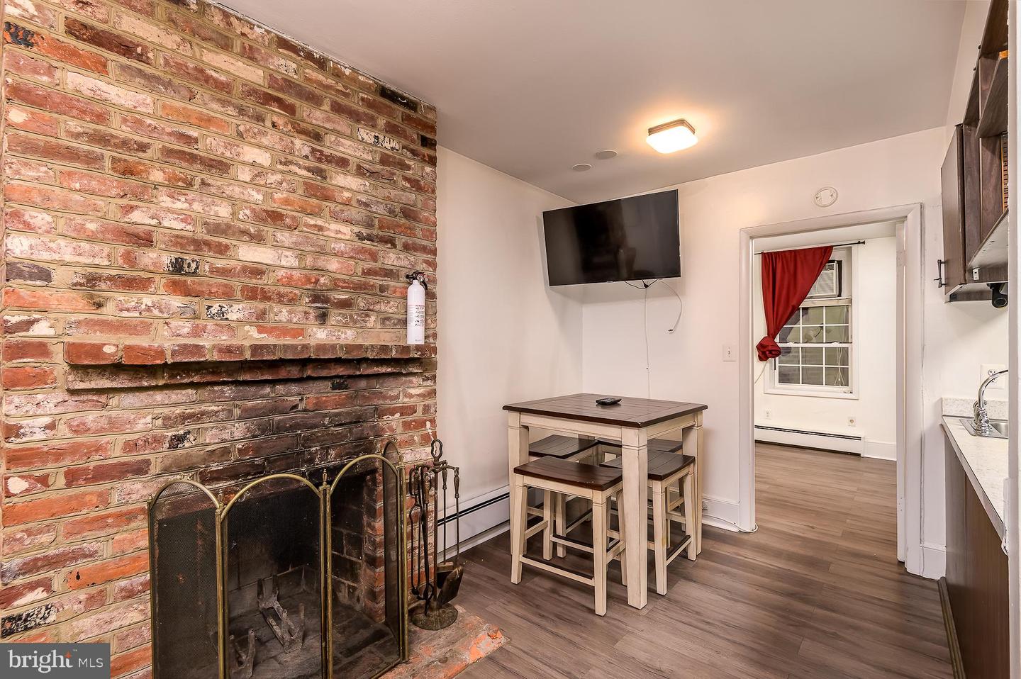 112 11th St NE