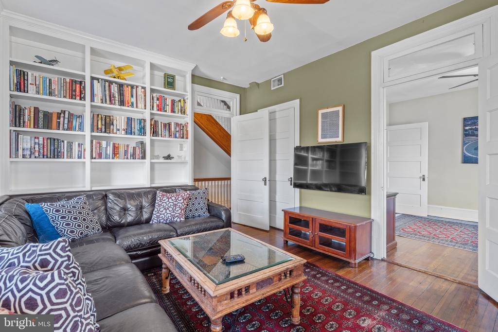 226 4th St NE