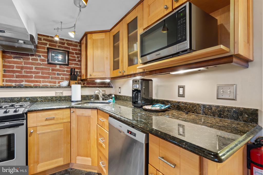 226 4th St NE